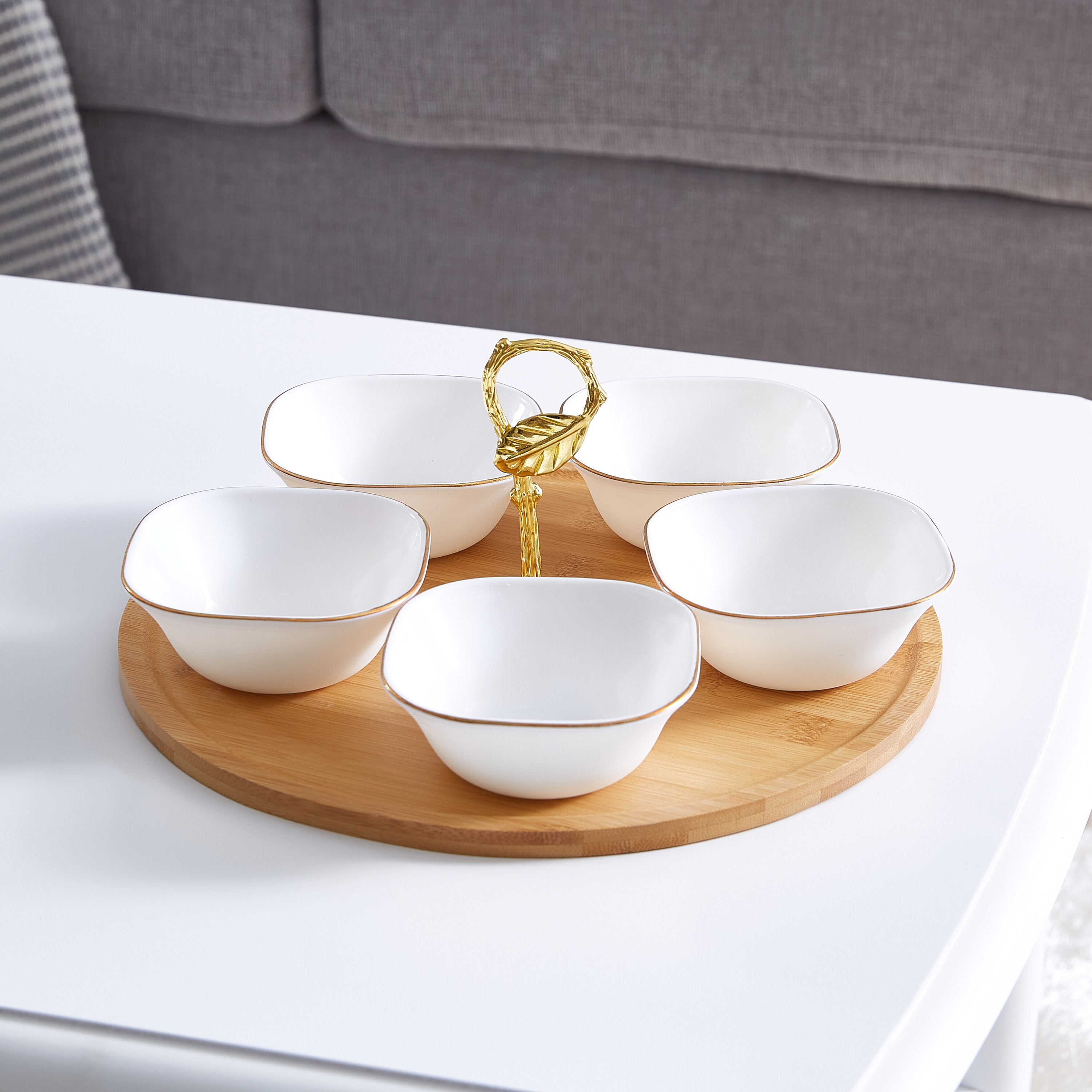 طقم أوعية تقديم بورسلين 5 قطع وحامل من الخيرزان من أوبلوير-hbxdecorandfurnishings-tabletop-serveware-image-1