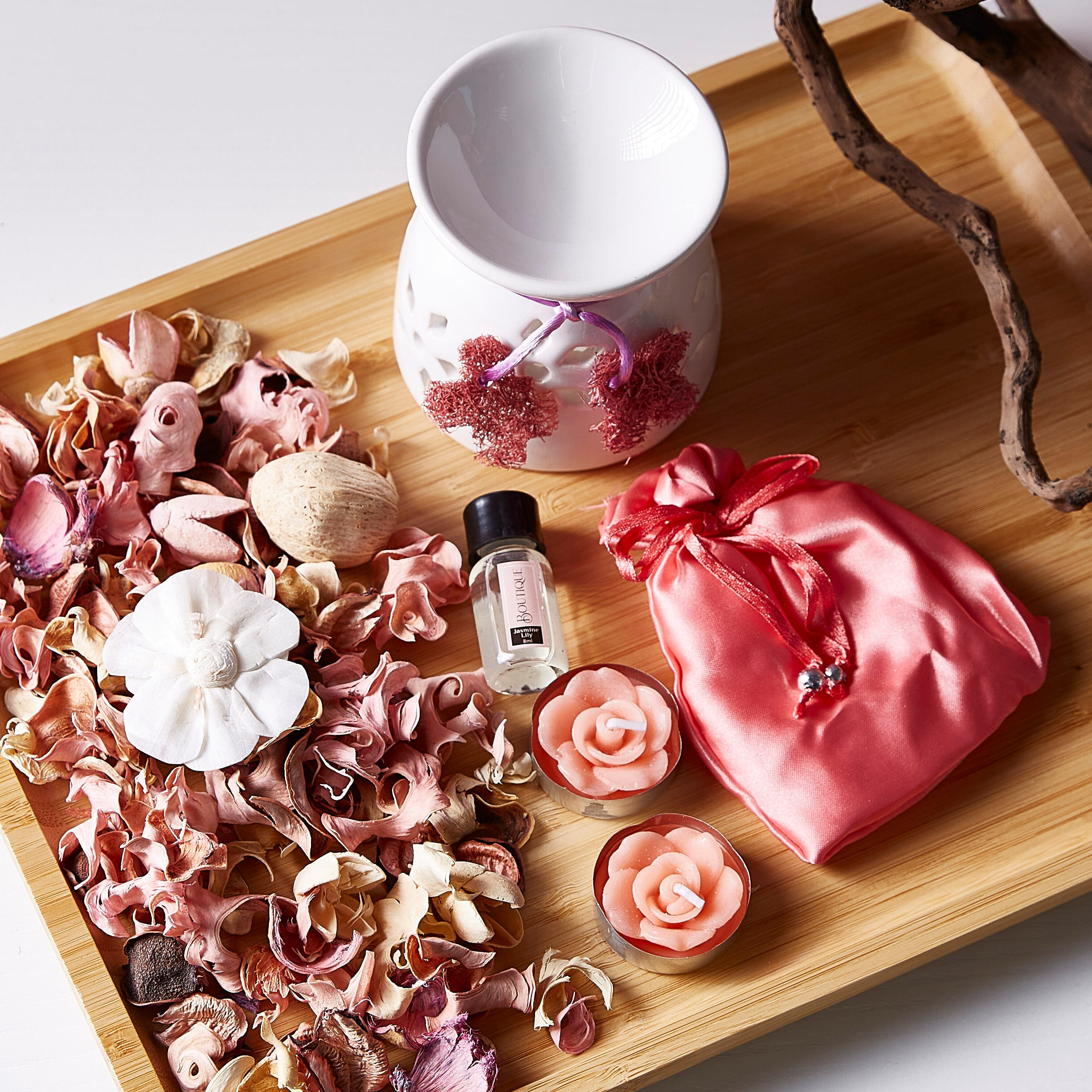 Eden Monique Jasmine Lily Fragrance Sachet - 25 gms-hbxdecorandfurnishings-homefragrance-roomfreshnersandaromamist-image-3