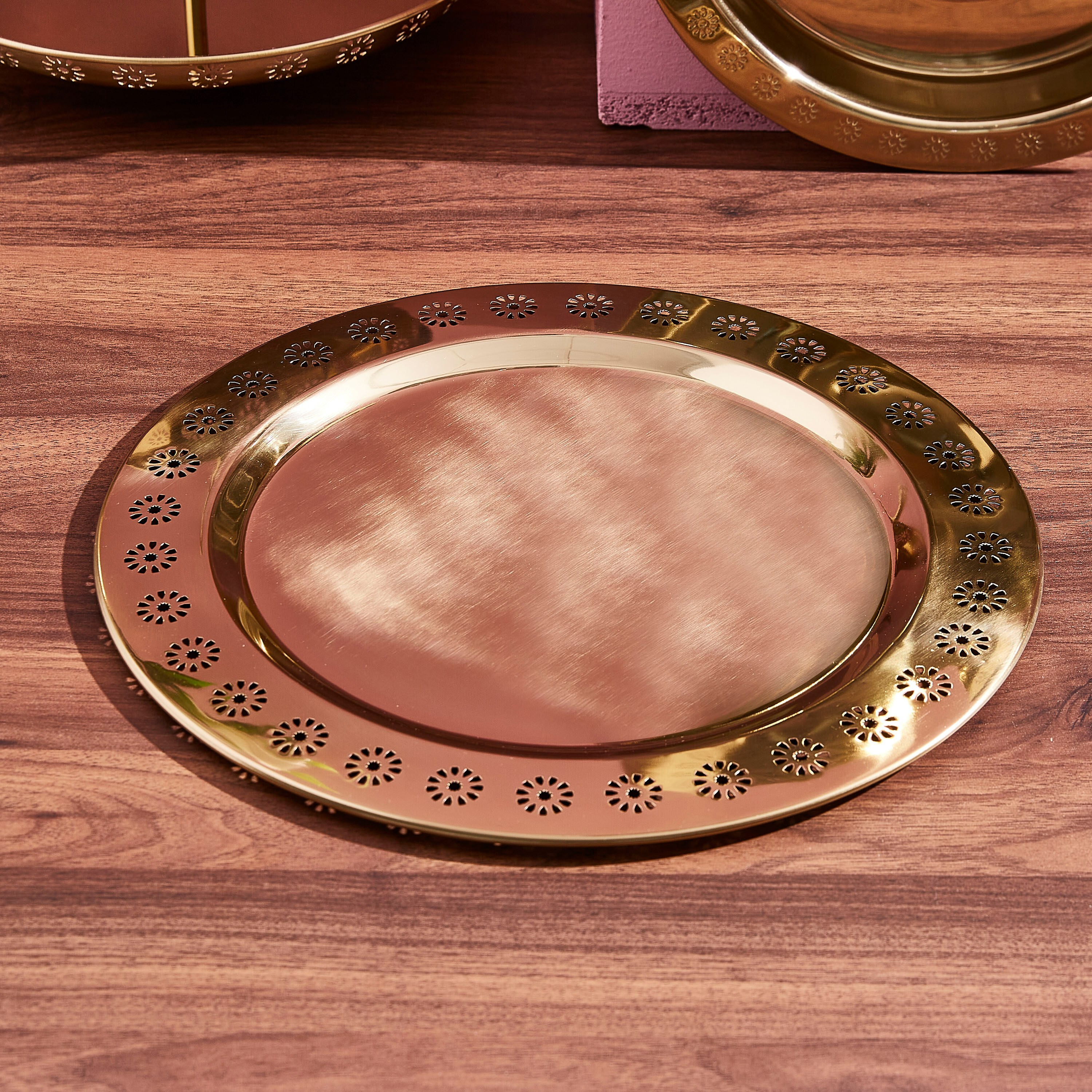 صينية تقديم بتصاميم أزهار مفرّغة من مراكش - 35 سم-hbxhomeware-hbxkitchen-image-1