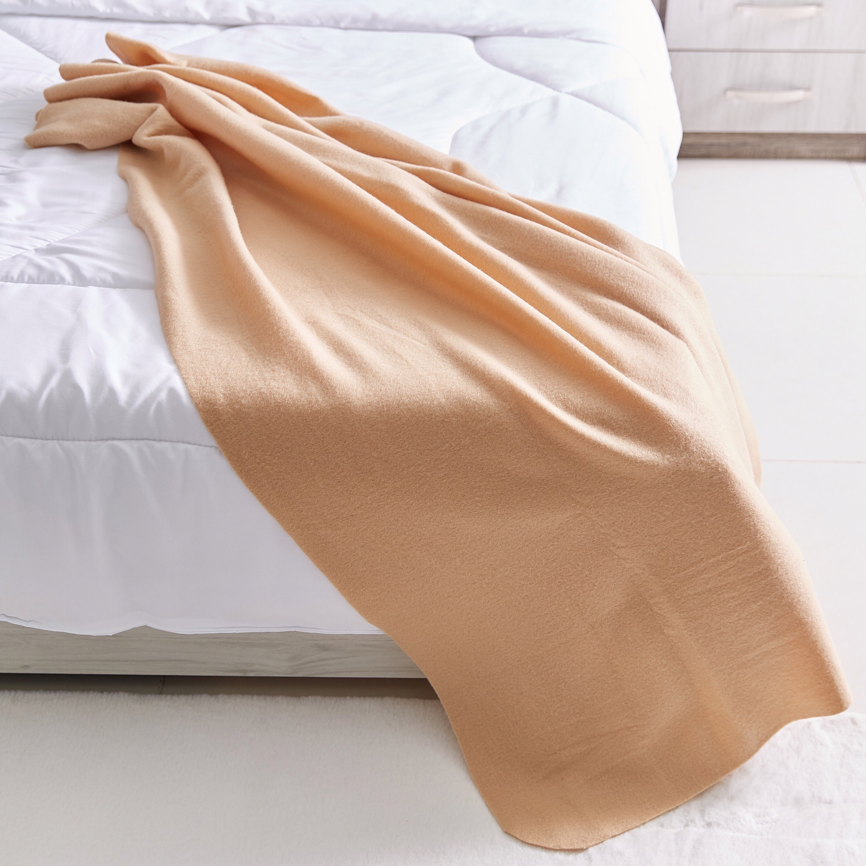 بطانية خفيفة صوف بولار من أتلانتا - 120 × 160 سم-hbxhomeware-hbxbedroom-image-1
