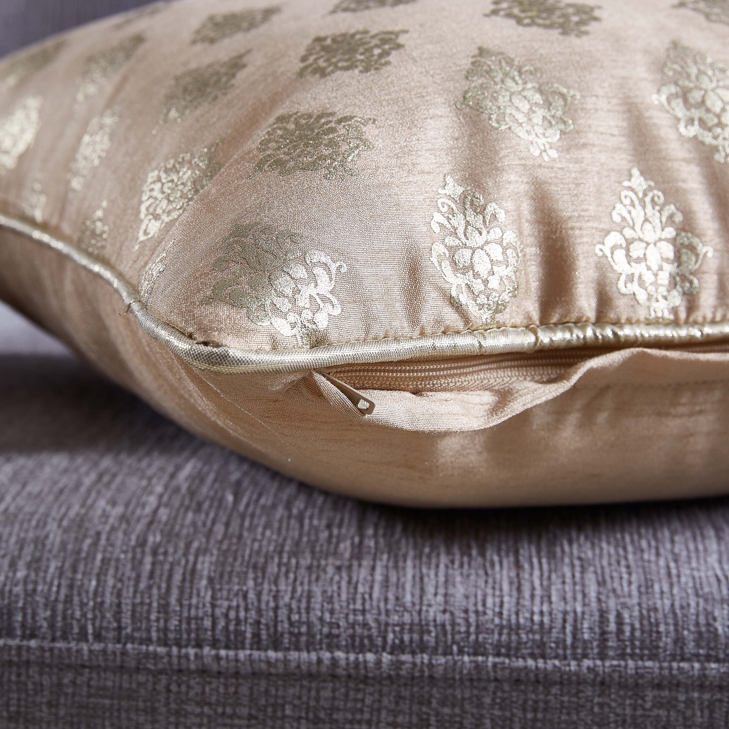 غطاء وسادة بطبعات رقائق معدنية من سروهلي- 40x40 سم-hbxhomeware-cushionsandcovers-cushioncovers-image-2