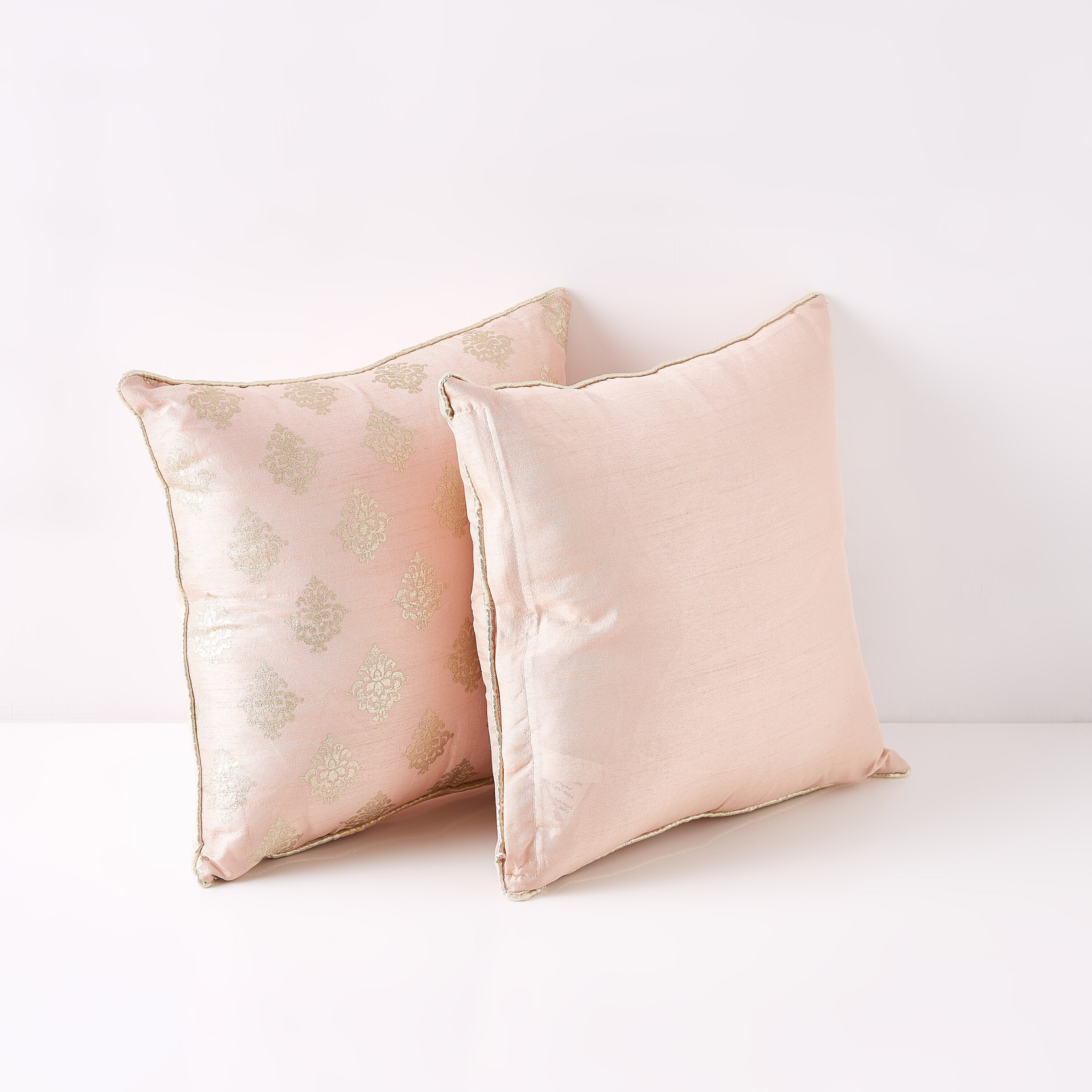 طقم وسادة محشوة بطبعات من قطعتين من سيروهي دبيون - 30 × 30 سم-hbxlivingroom-furnishings-cushionsandcovers-filledcushions-image-5
