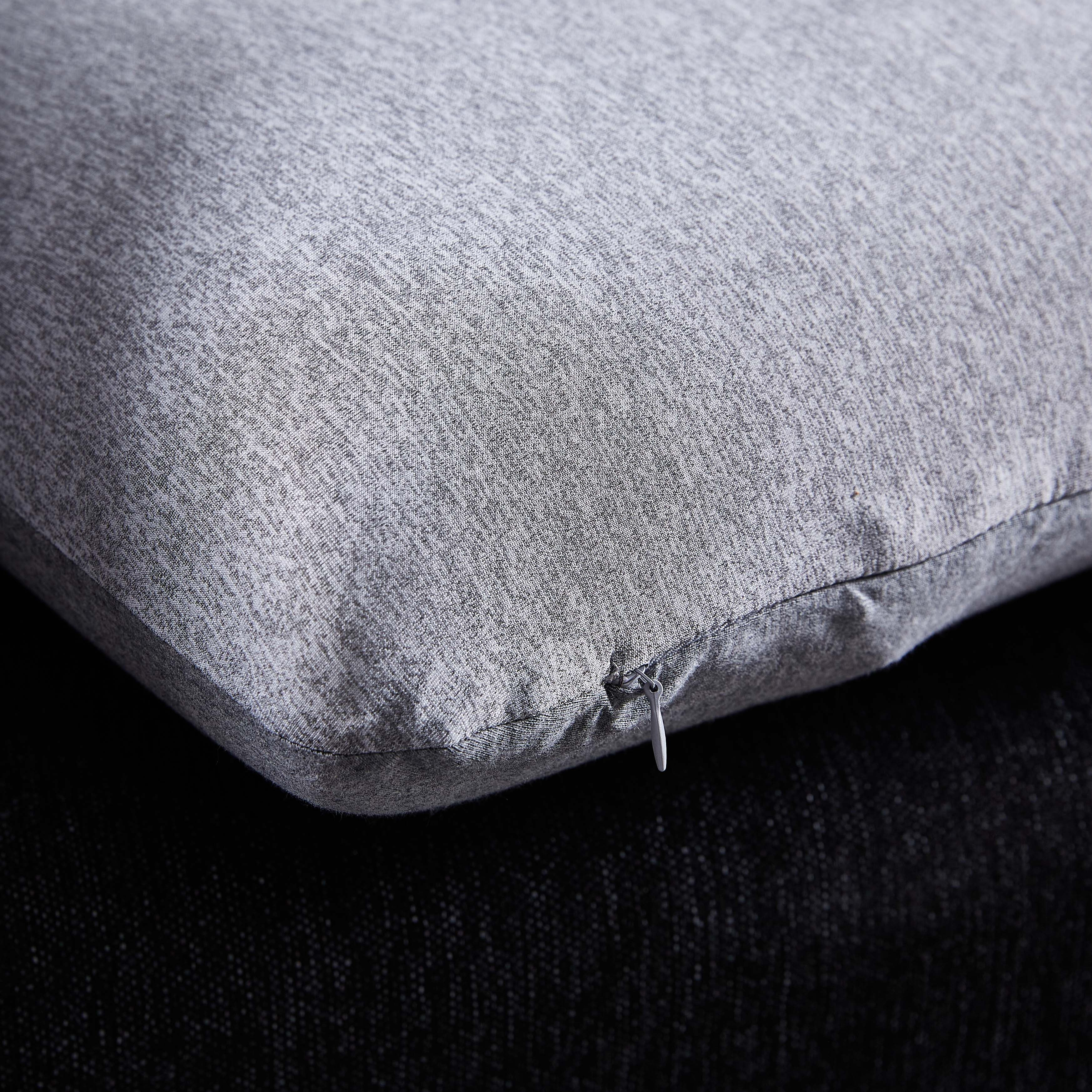 وسادة محشوة باسفنج حسّاس للضغط من ريلاكس- 40x40 سم-hbxlivingroom-furnishings-cushionsandcovers-filledcushions-image-2