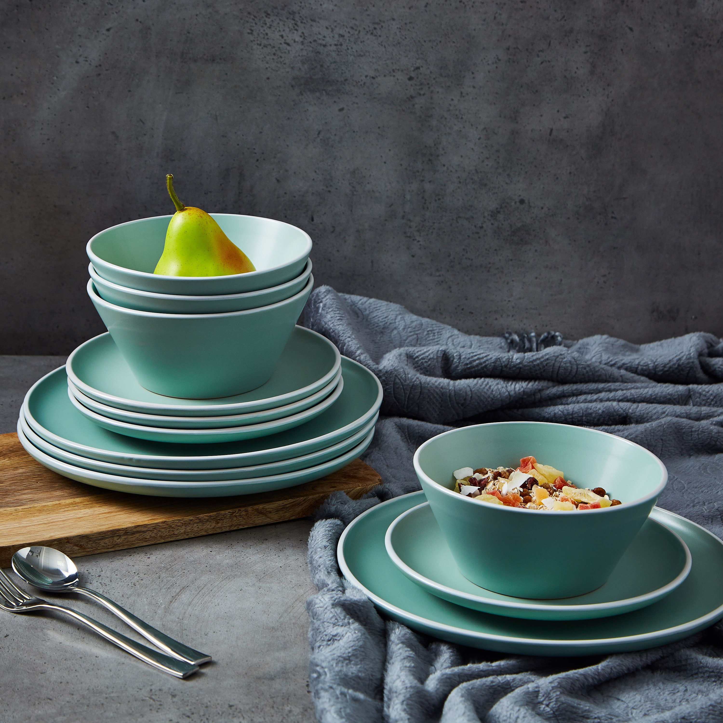 Beautiful dinner clearance set