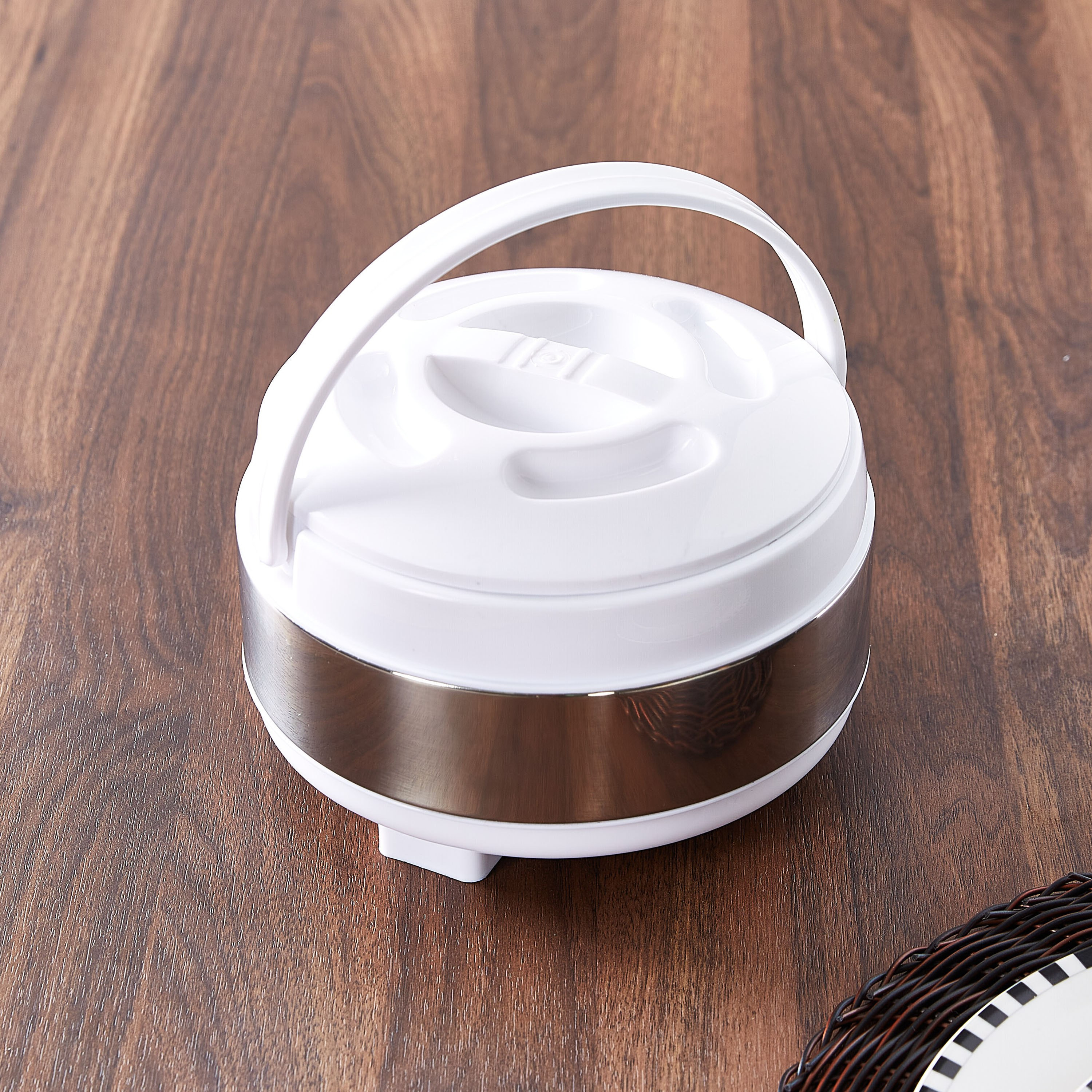 Casserole with Handle - 1.8 L-hbxdecorandfurnishings-tabletop-serveware-image-1