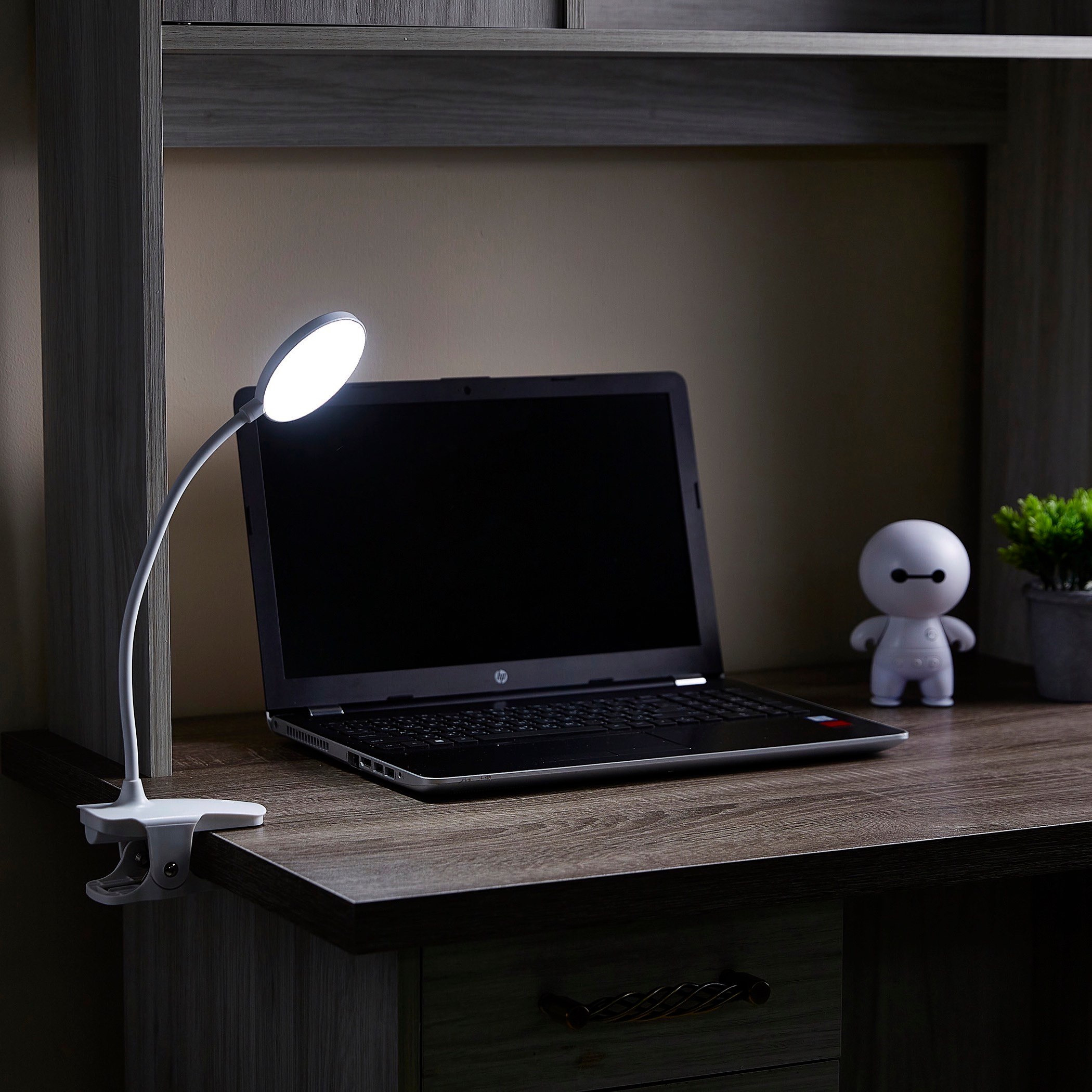 مكبّر صوت بتصميم رائد فضاء من أيتش بي اس أو-hbxdecorandfurnishings-homeaccessories-novelties-image-4