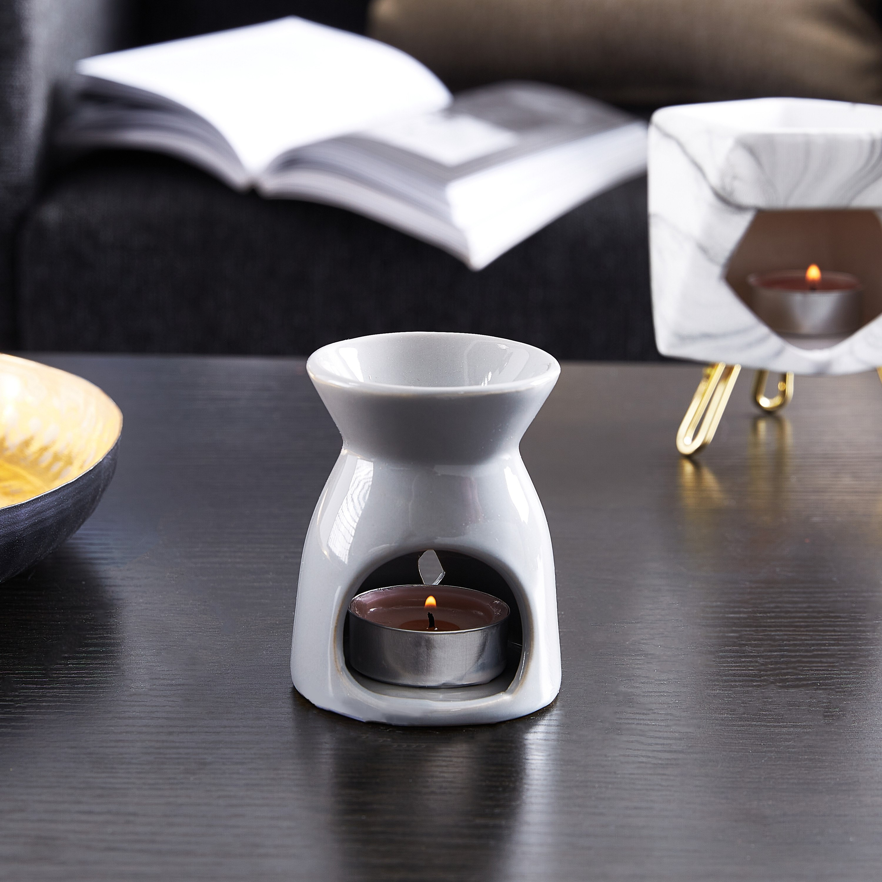 مبخرة زيت مزيّنة من كالي-hbxbedroom-homefragrance-oilburners-image-2