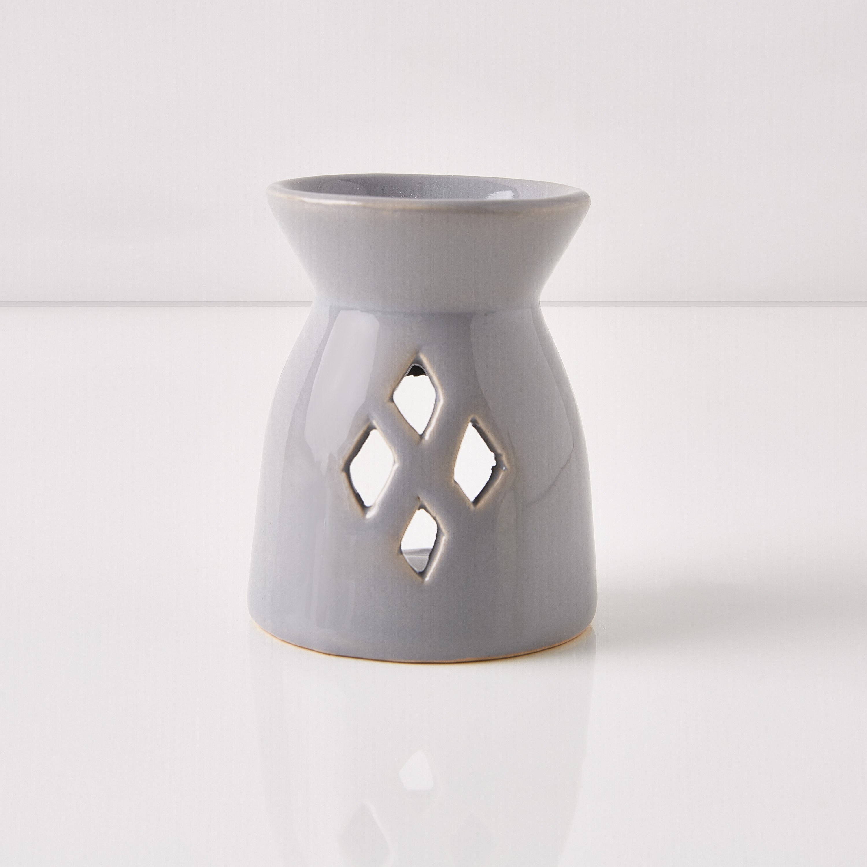 مبخرة زيت مزيّنة من كالي-hbxbedroom-homefragrance-oilburners-image-4