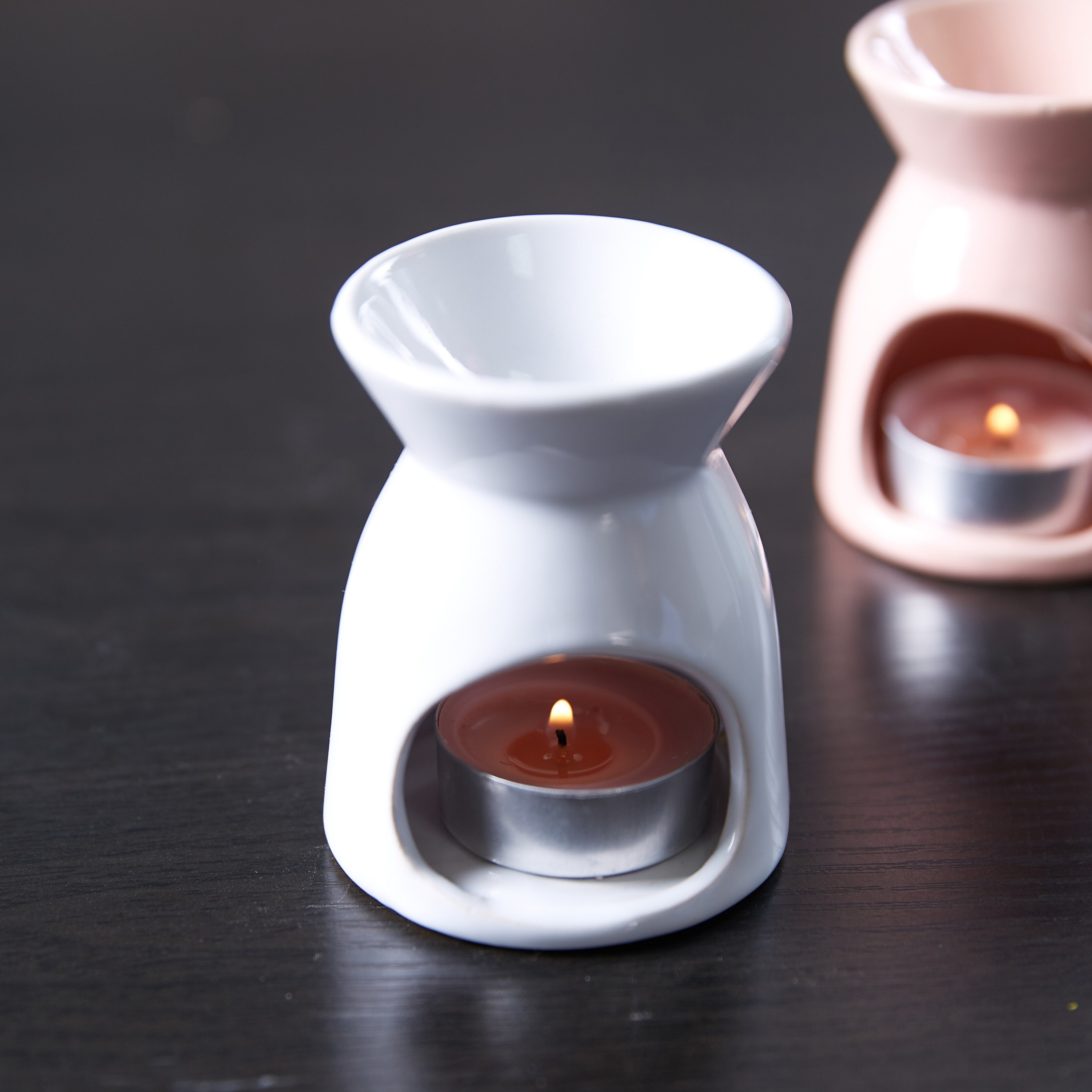 مبخرة زيت مزيّنة من كالي-hbxbedroom-homefragrance-oilburners-image-2