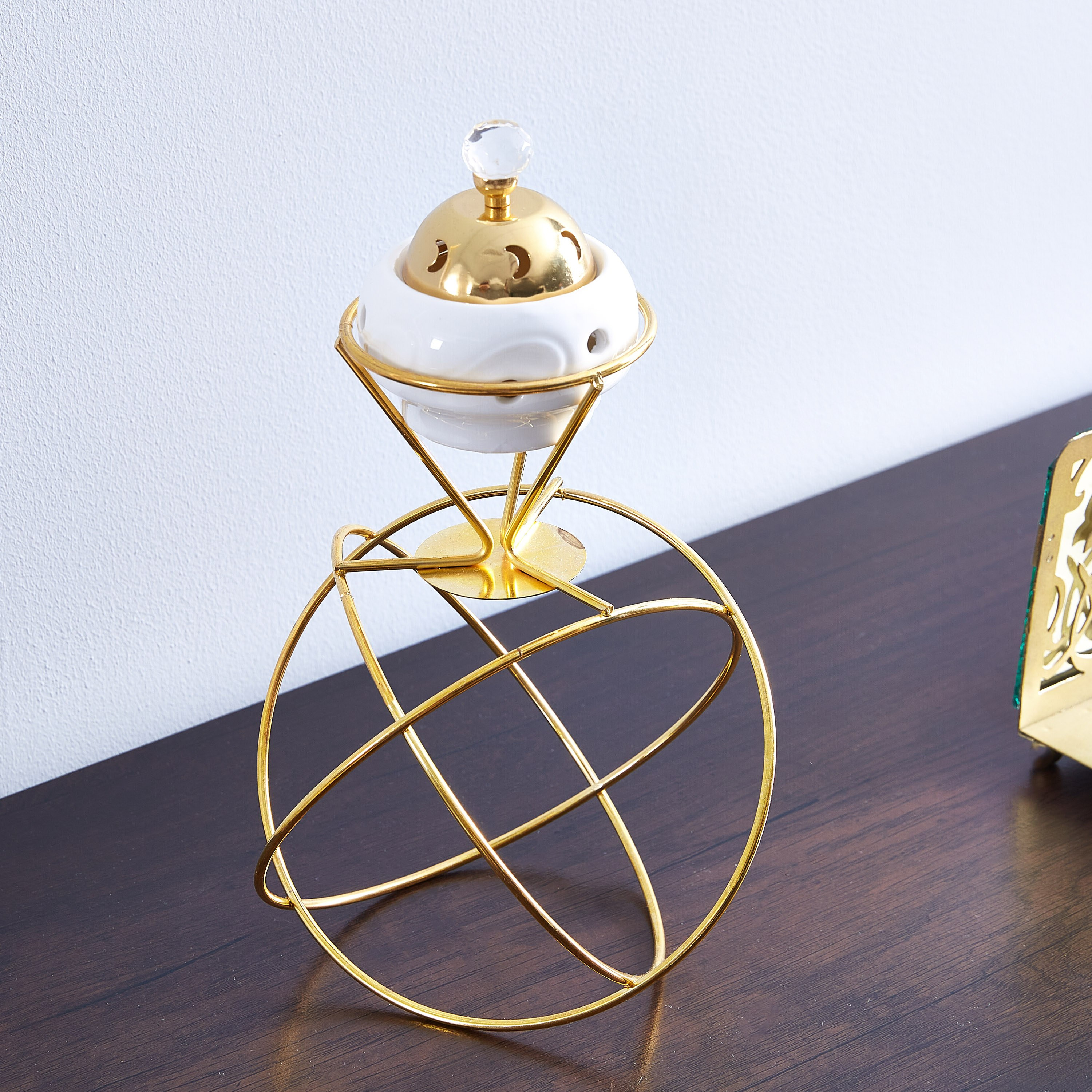 مبخرة معدن من أركيديا جلوب-hbxbedroom-homefragrance-oilburners-image-2