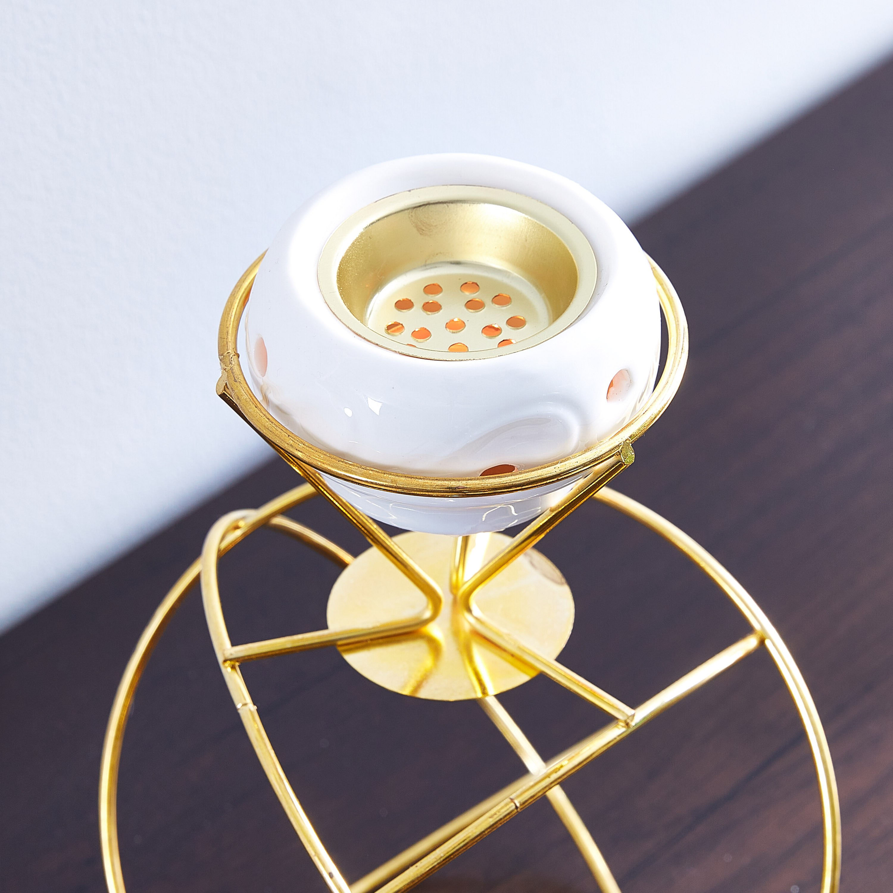 مبخرة معدن من أركيديا جلوب-hbxbedroom-homefragrance-oilburners-image-3