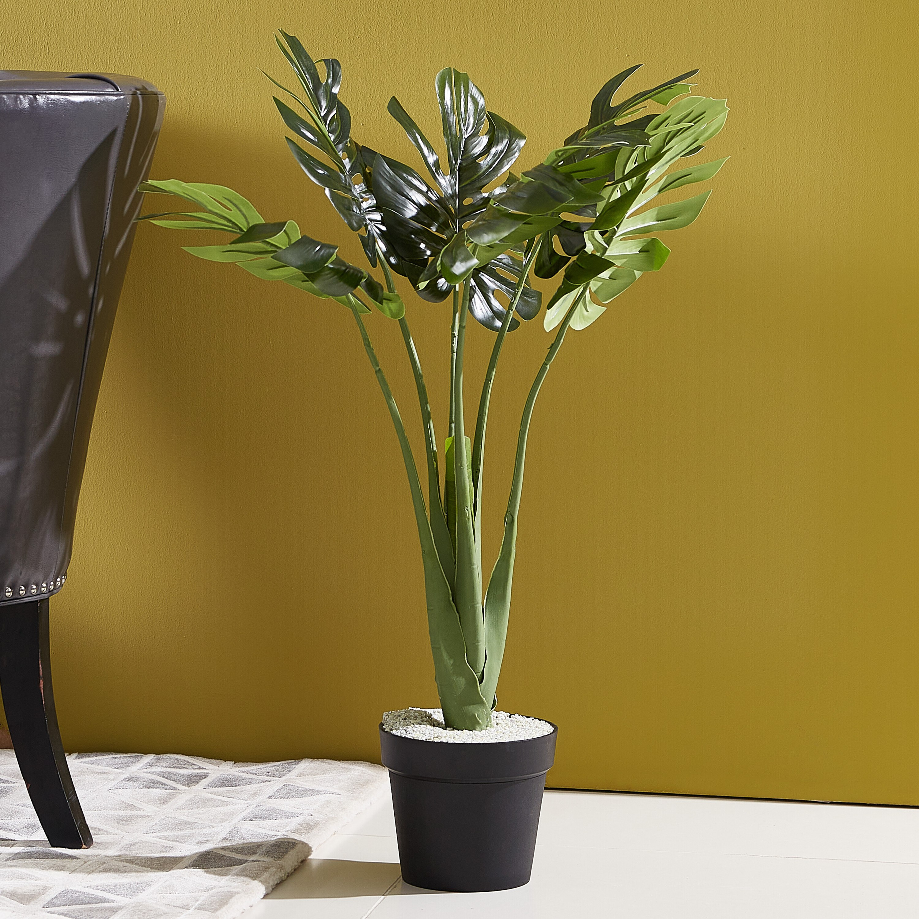 نبتة مونستيرا في إصيص من ليفيا- 95 سم-hbxdecorandfurnishings-homeaccessories-artificialflowersandplants-image-1