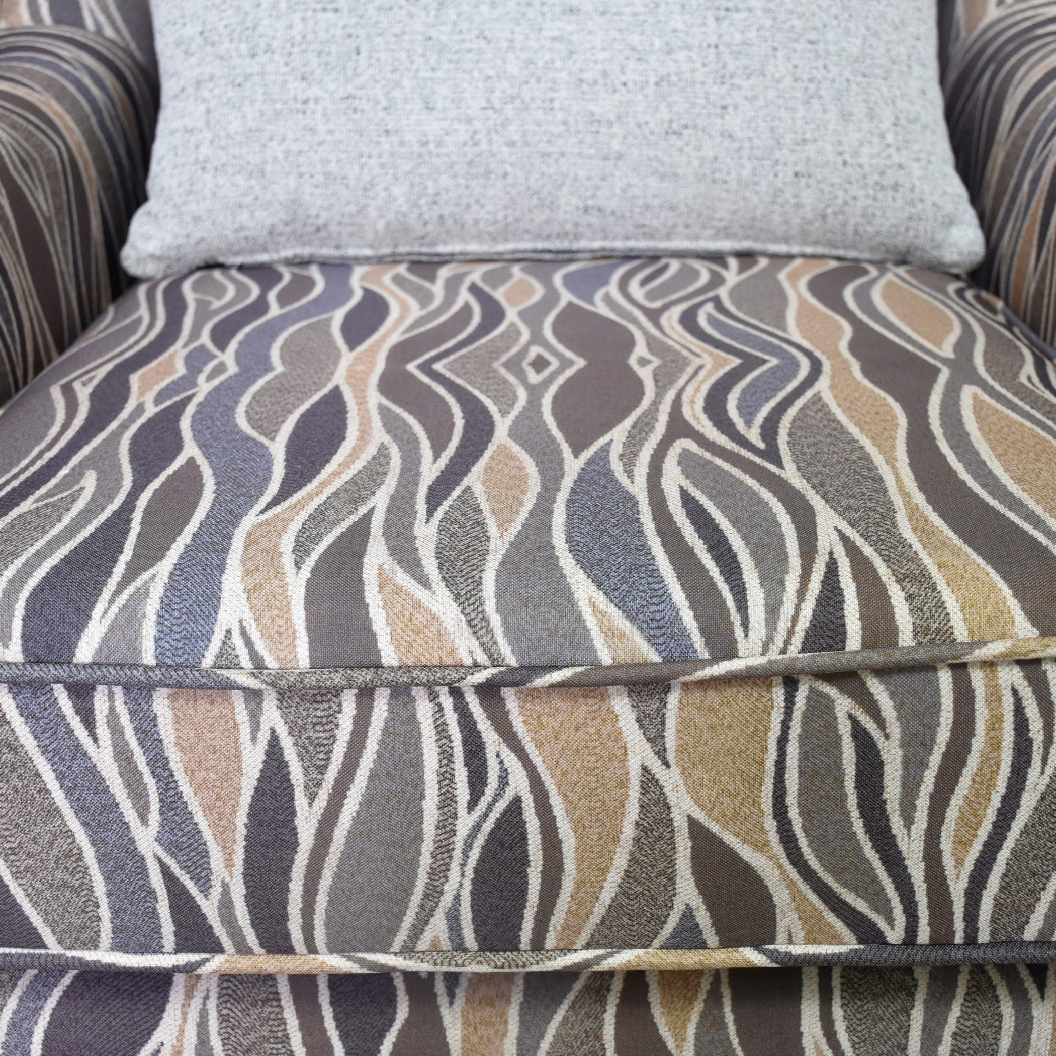 كنبة قماشيّة مقعد واحد مع وسادة من كاثرين-hbxlivingroom-sofasandarmchairs-sofas-image-4