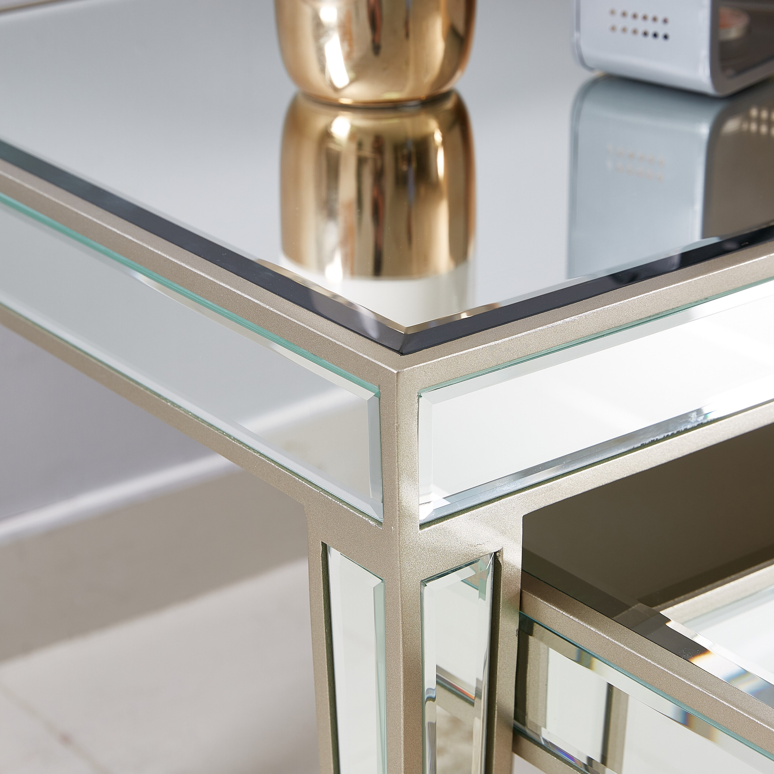 طقم طاولات متداخلة بتشطيب مرايا من ميراج- قطعتين-hbxfurniture-livingroom-nestingtables-image-3
