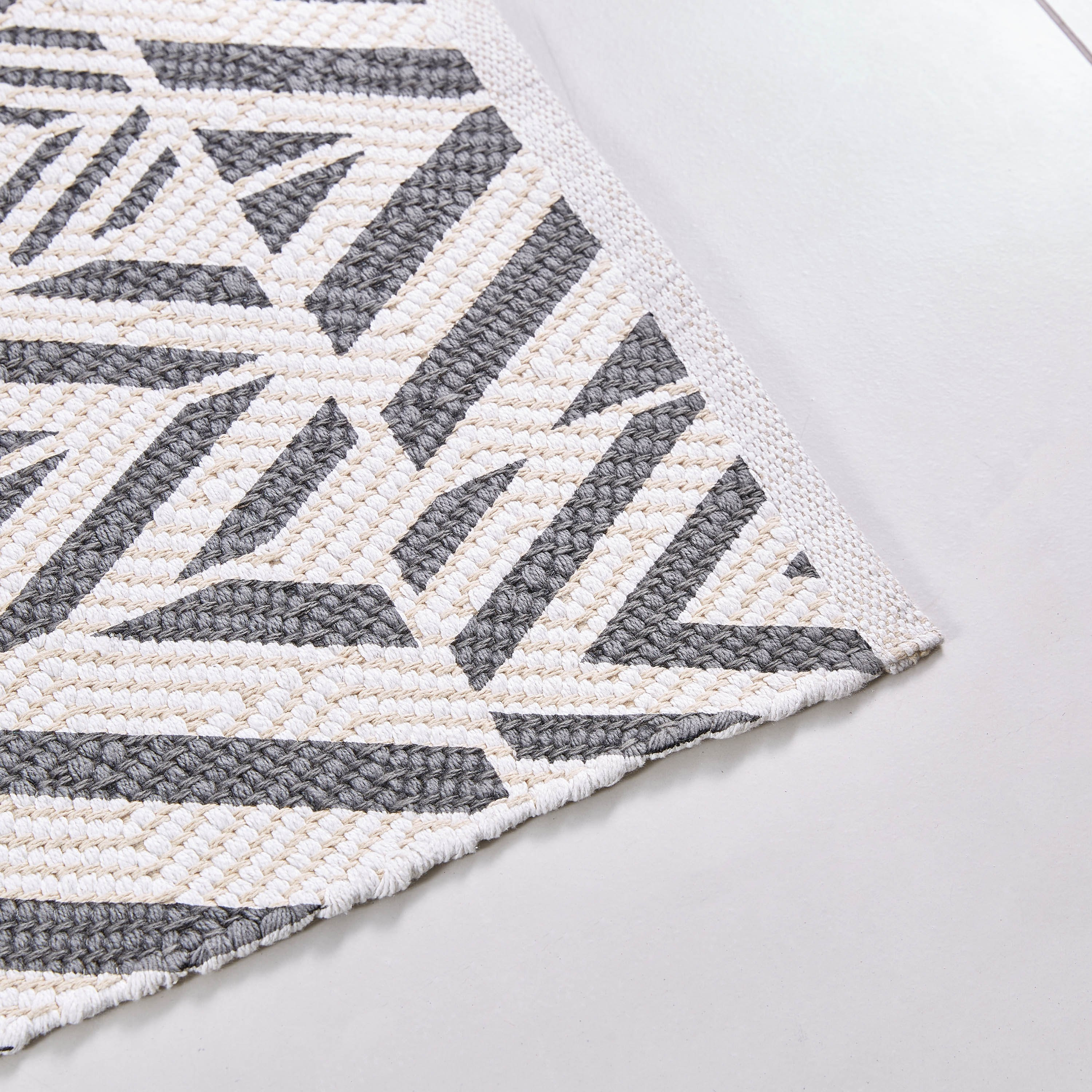 سجادة دوري بطبعات من نوماد - 68x120 سم-hbxdecorandfurnishings-floorcoverings-rugs-image-2