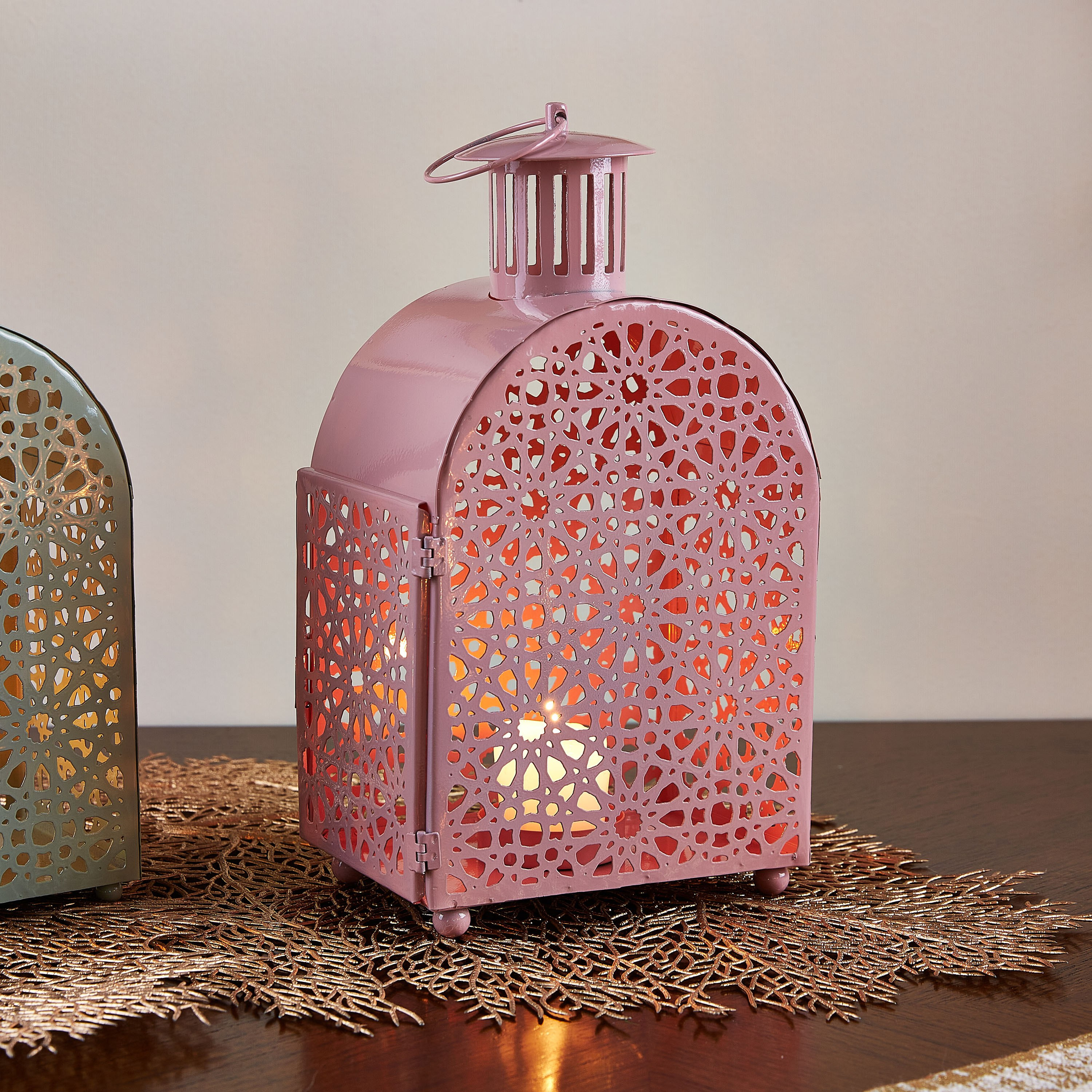 حامل شموع بتفاصيل مفرّغة من فيونا-hbxlivingroom-decorandaccessories-candleholders-image-1