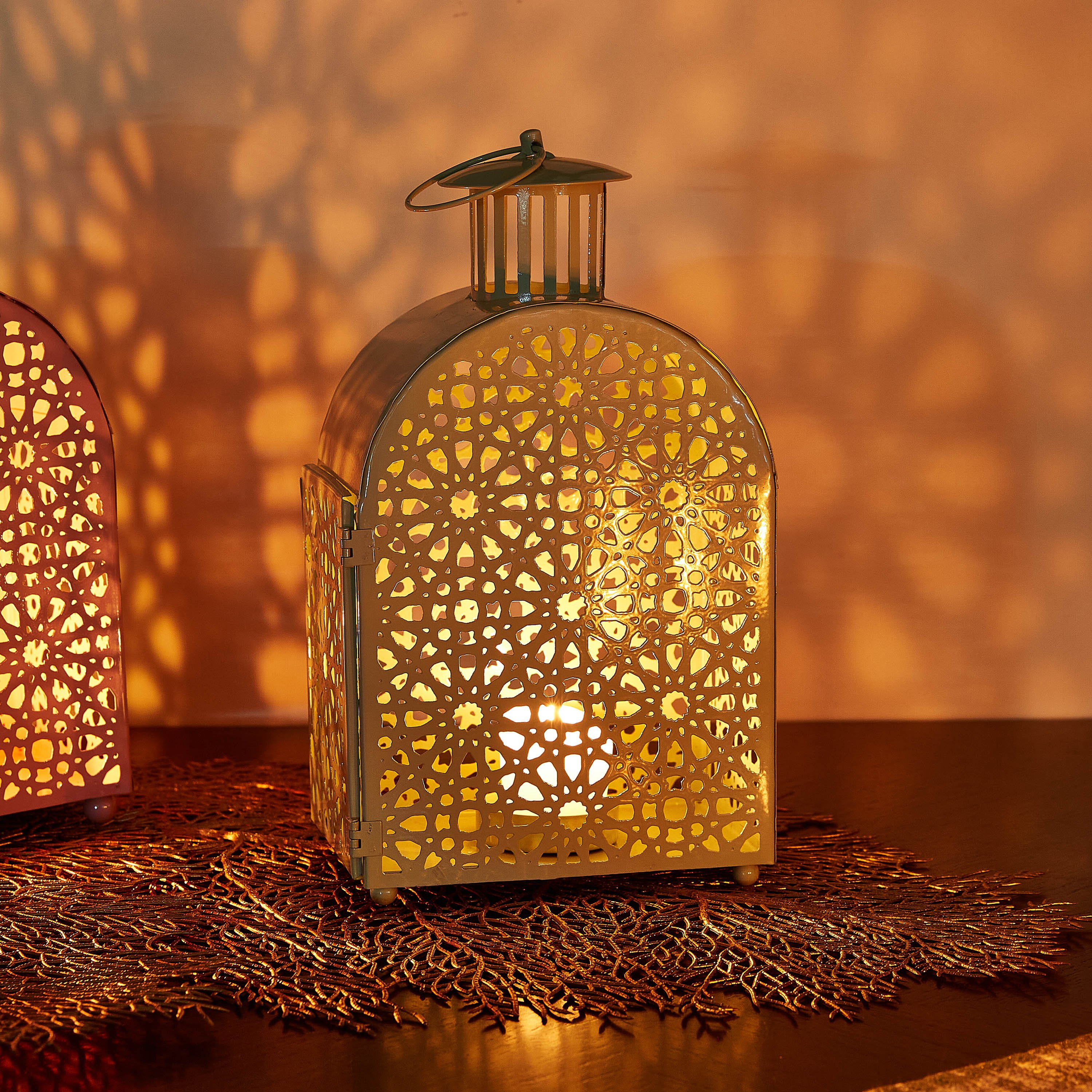 حامل شموع بتفاصيل مفرّغة من فيونا-hbxlivingroom-decorandaccessories-candleholders-image-2