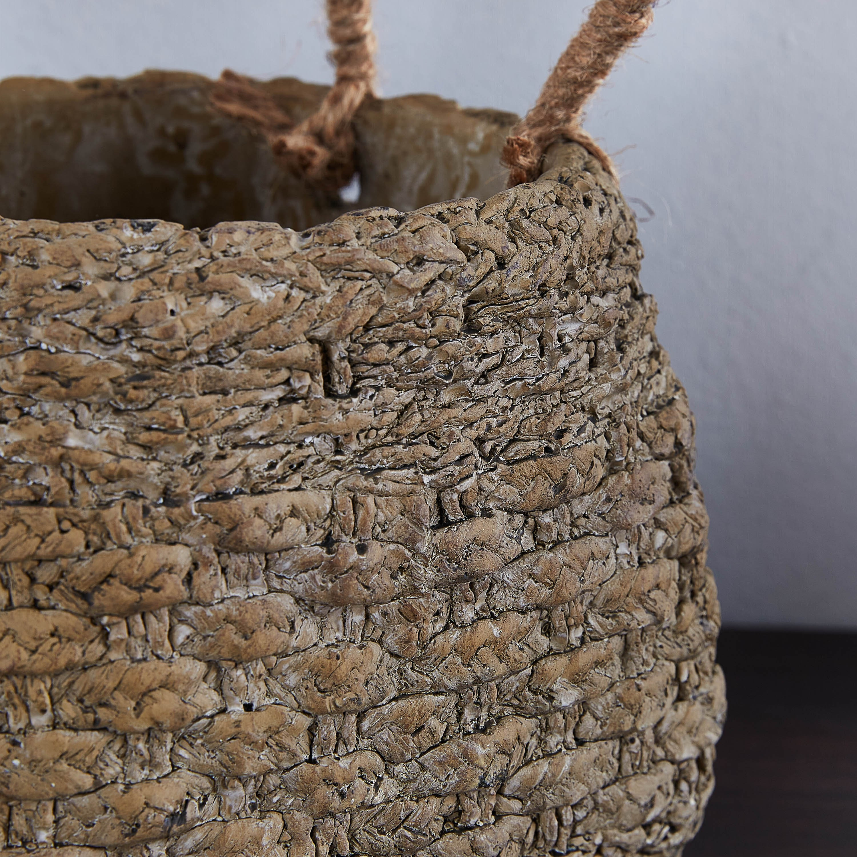 إصيص حديقة اسمنتي ويلو-hbxdecorandfurnishings-homeaccessories-artificialflowersandplants-image-2