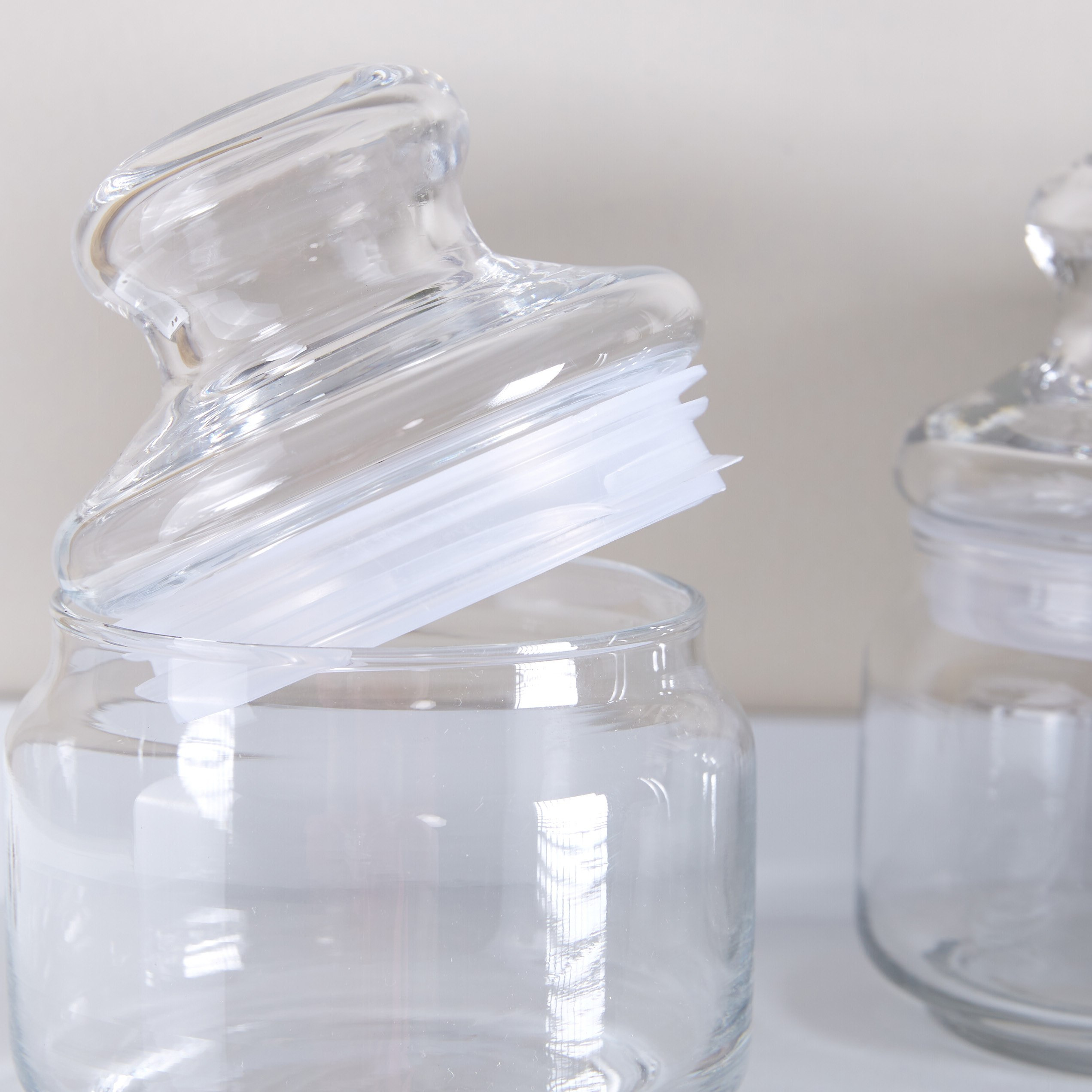 جرّة بغطاء زجاجي من أوشن بوب - طقم من قطعتين-hbxhomeware-hbxkitchen-image-3