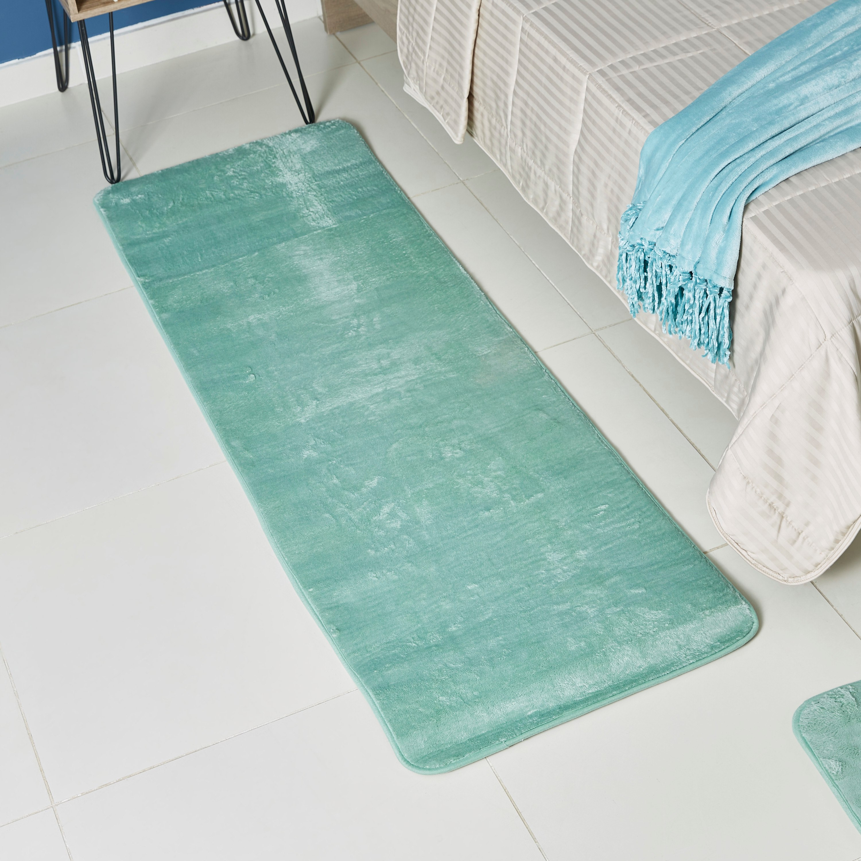 سجادة مخملية فائقة النعومة - 60x180  سم-hbxdecorandfurnishings-floorcoverings-rugs-image-1