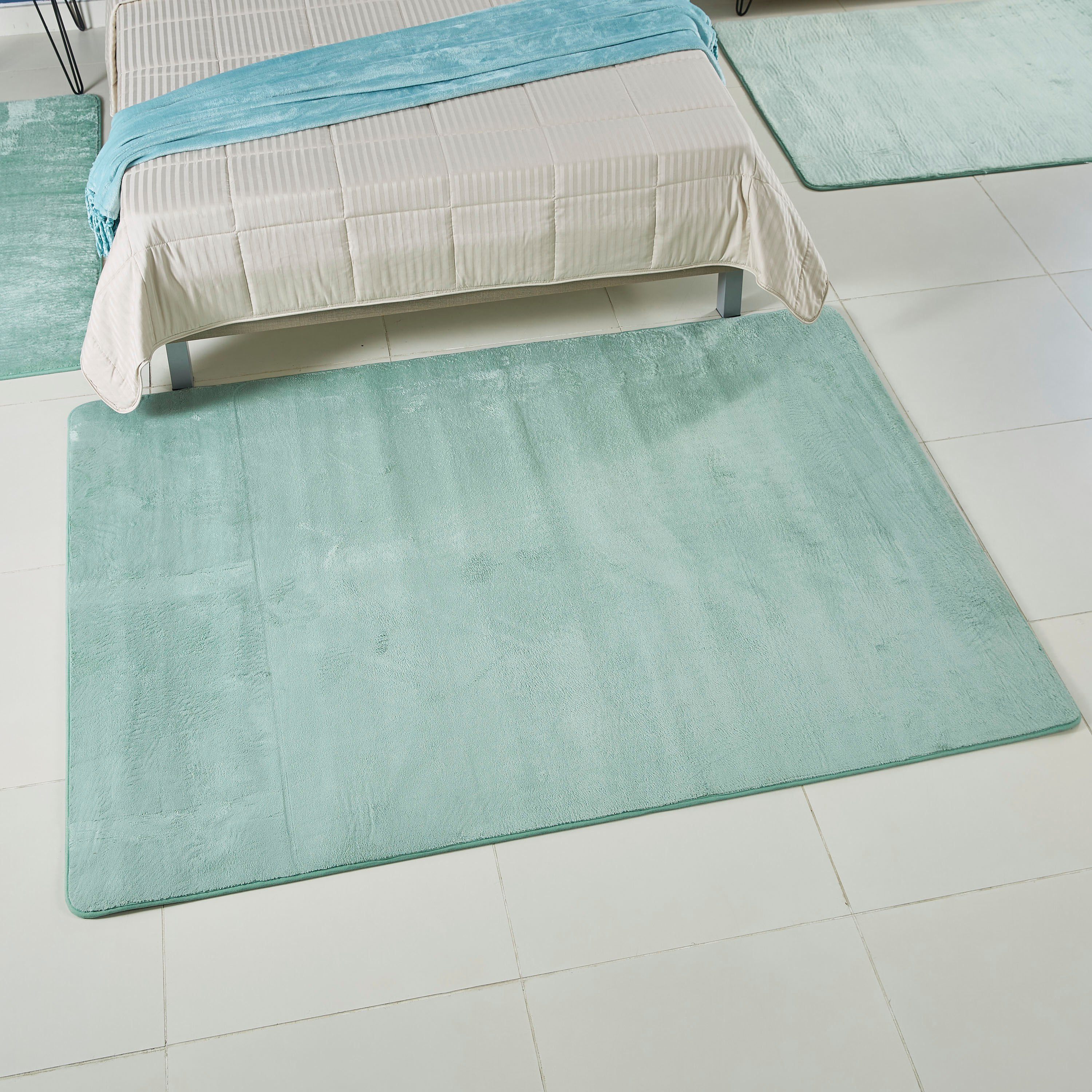سجادة مخملية فائقة النعومة - 150x200  سم-hbxdecorandfurnishings-floorcoverings-rugs-image-1