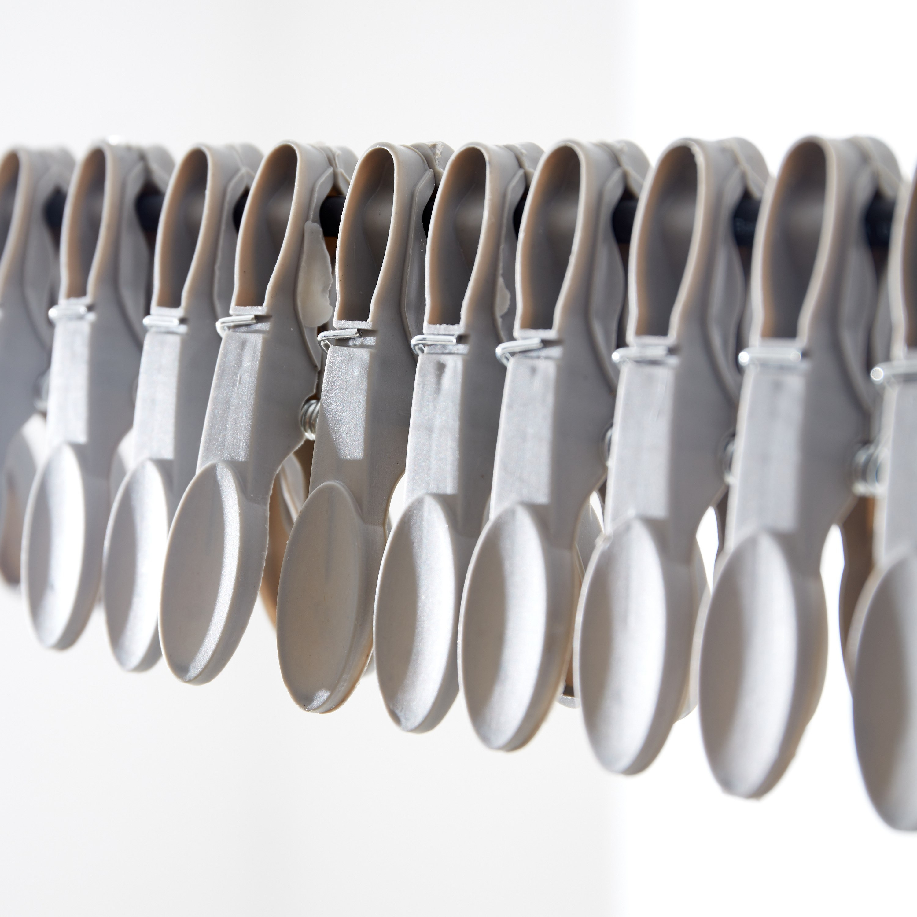 مشابك ملابس - طقم من 36 قطعة-hbxhomeware-bathandlaundry-clothesdryingracks-image-2
