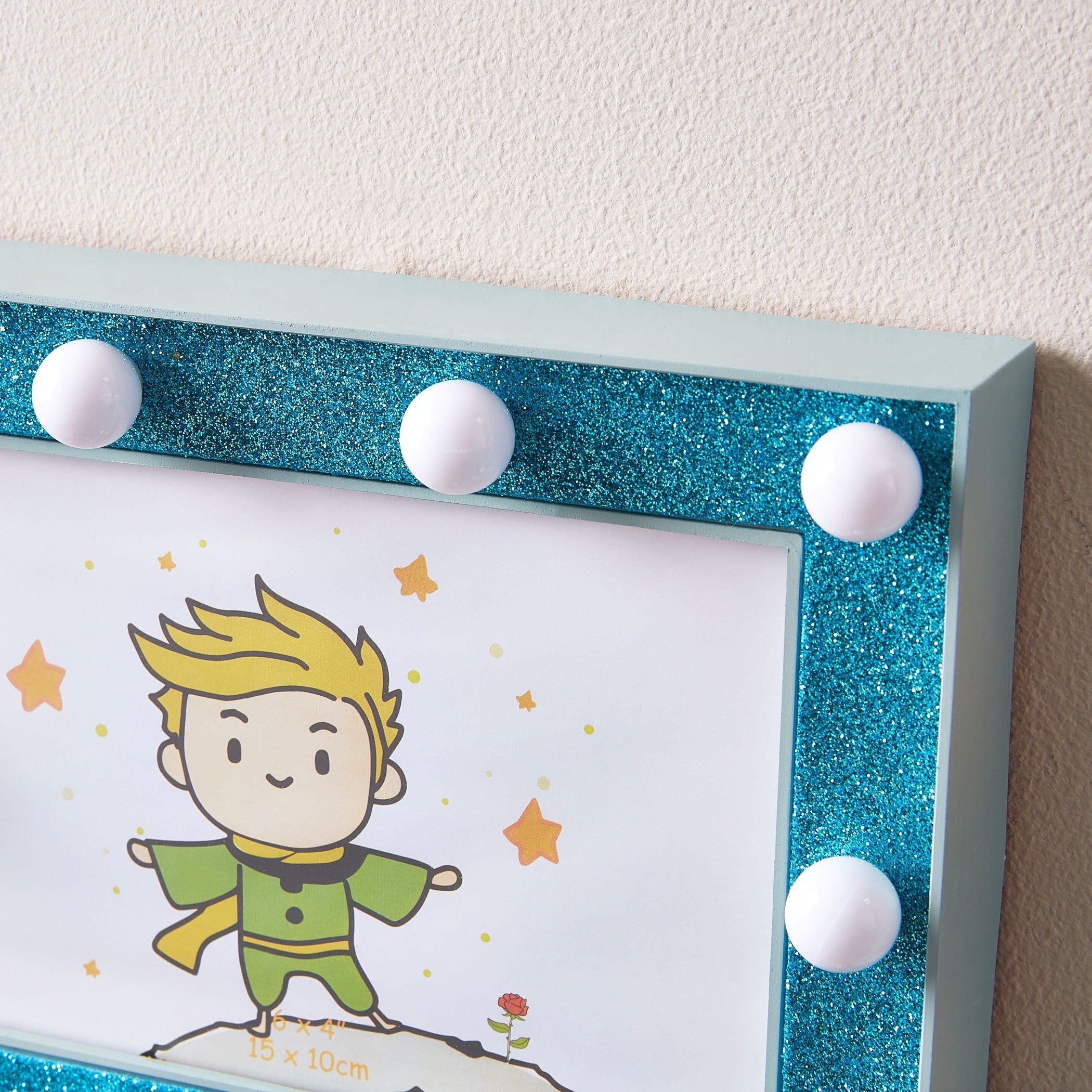 برواز صور مزيّن بـ10 أضواء إل إي دي من أي أي آر أو-hbxhomeware-hbxkidsandyouth-image-4