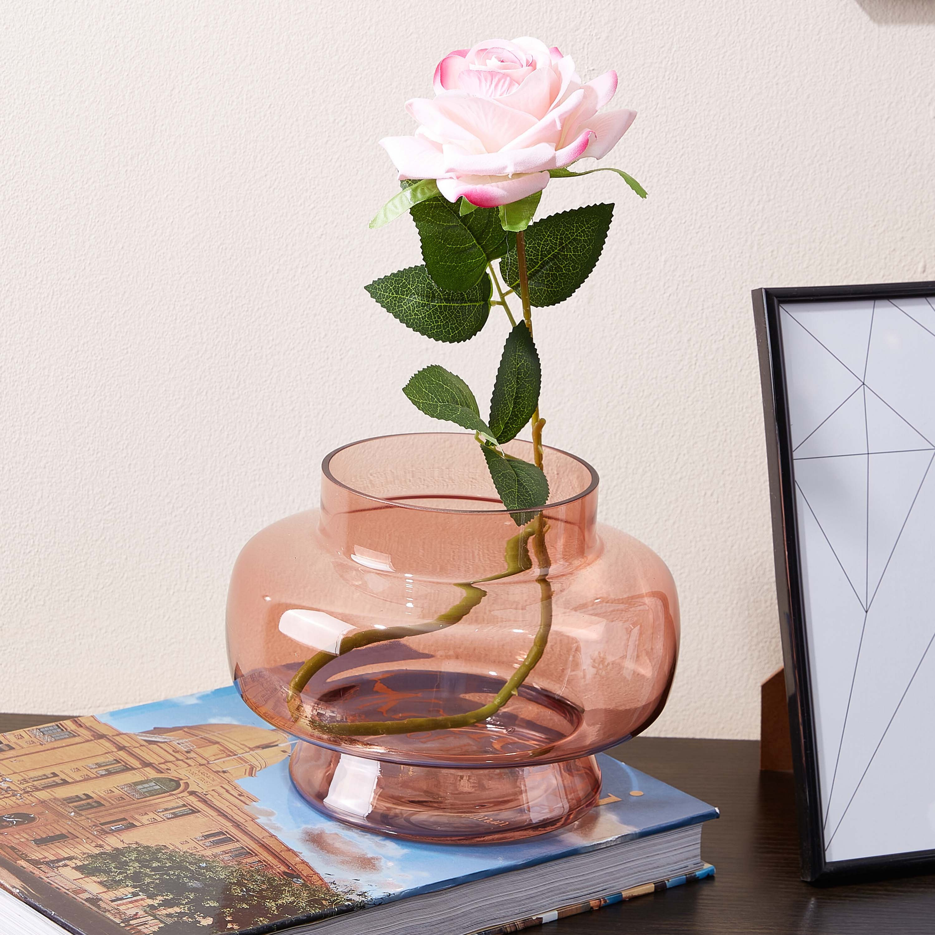 مزهريّة زجاجيّة بتصميم وعاء  من فيونا-hbxbedroom-decorandaccessories-vases-image-3