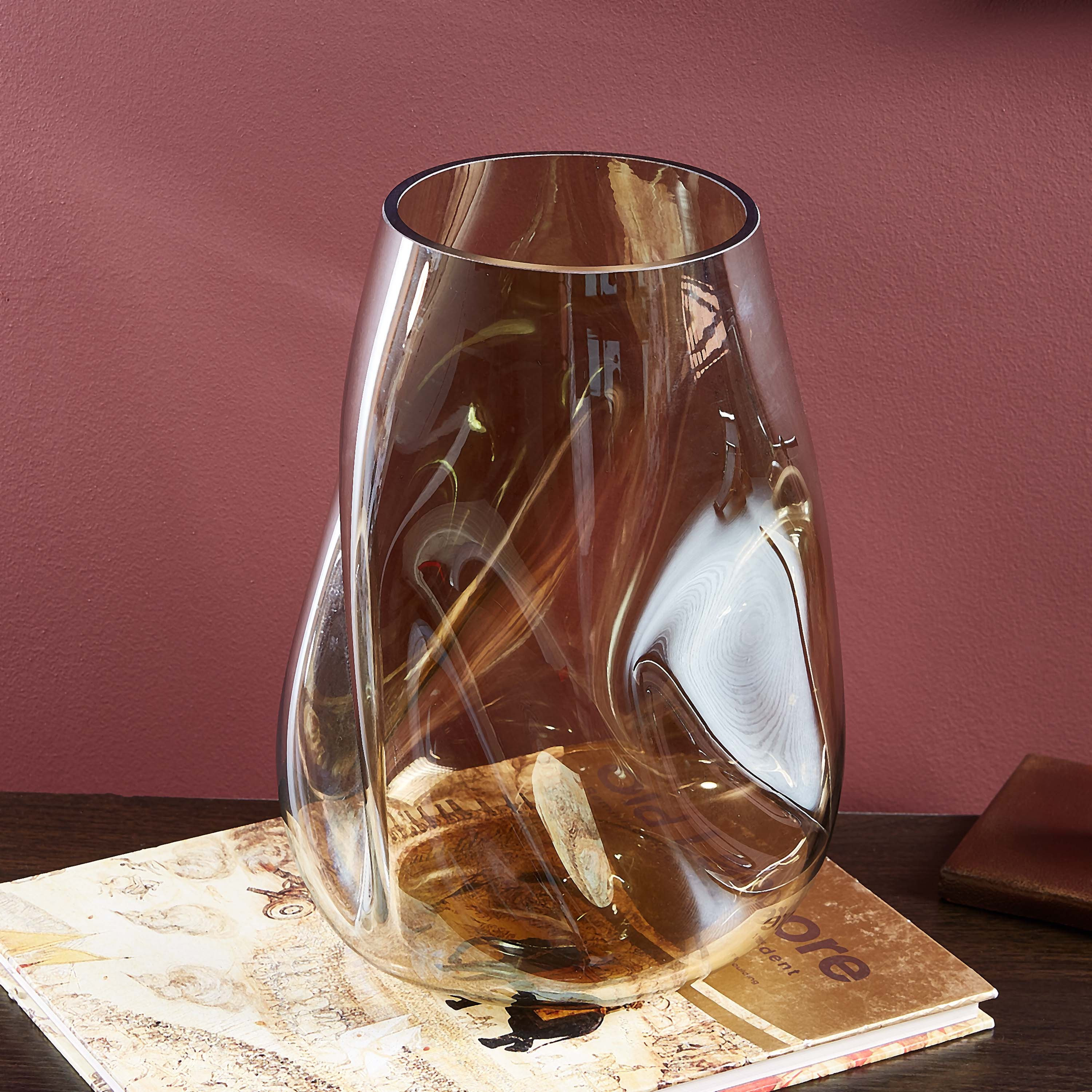 مزهريّة زجاجيّة بشكل أورجانيك برّاق من فيونا-hbxbedroom-decorandaccessories-vases-image-1