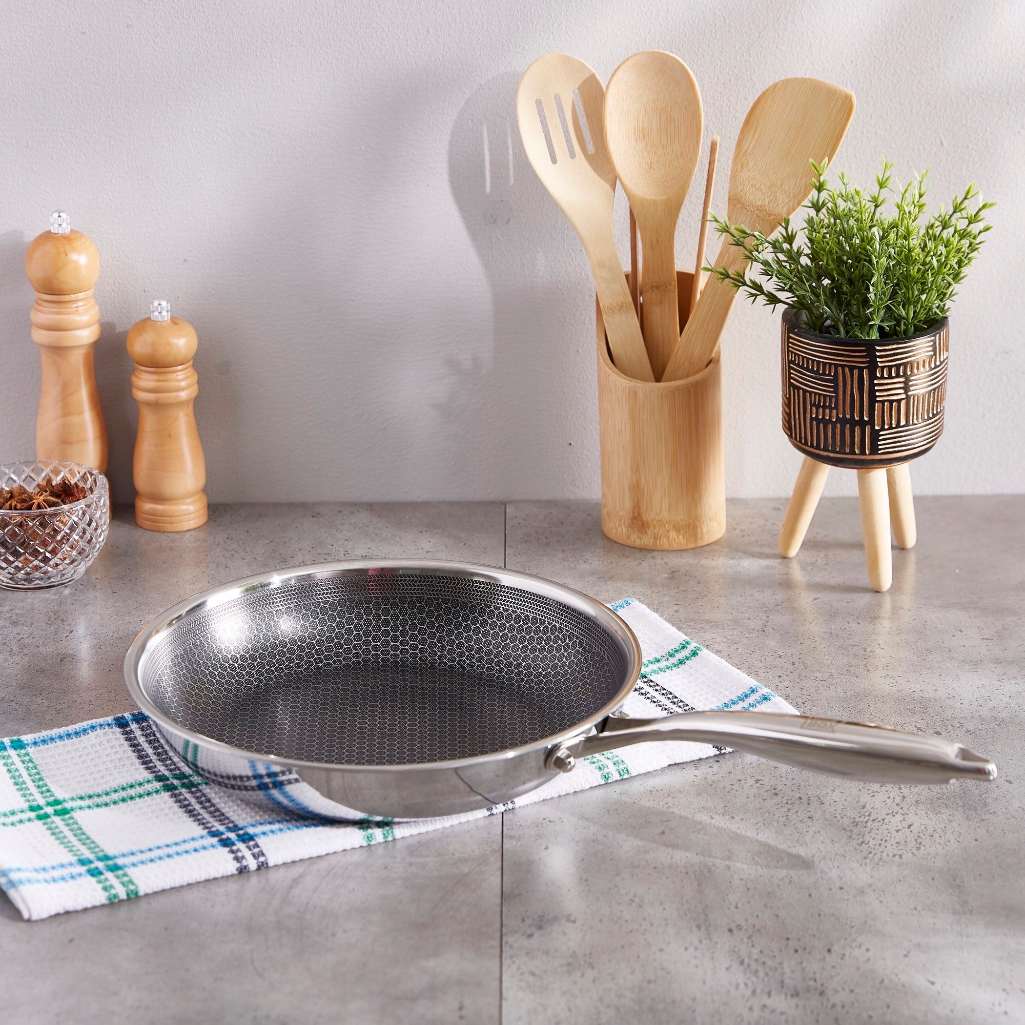 مقلاة ستانلس ستيل غير لاصقة من ماستر شيف - 26 سم-hbxkitchen-kitchenware-foodpreparation-image-4