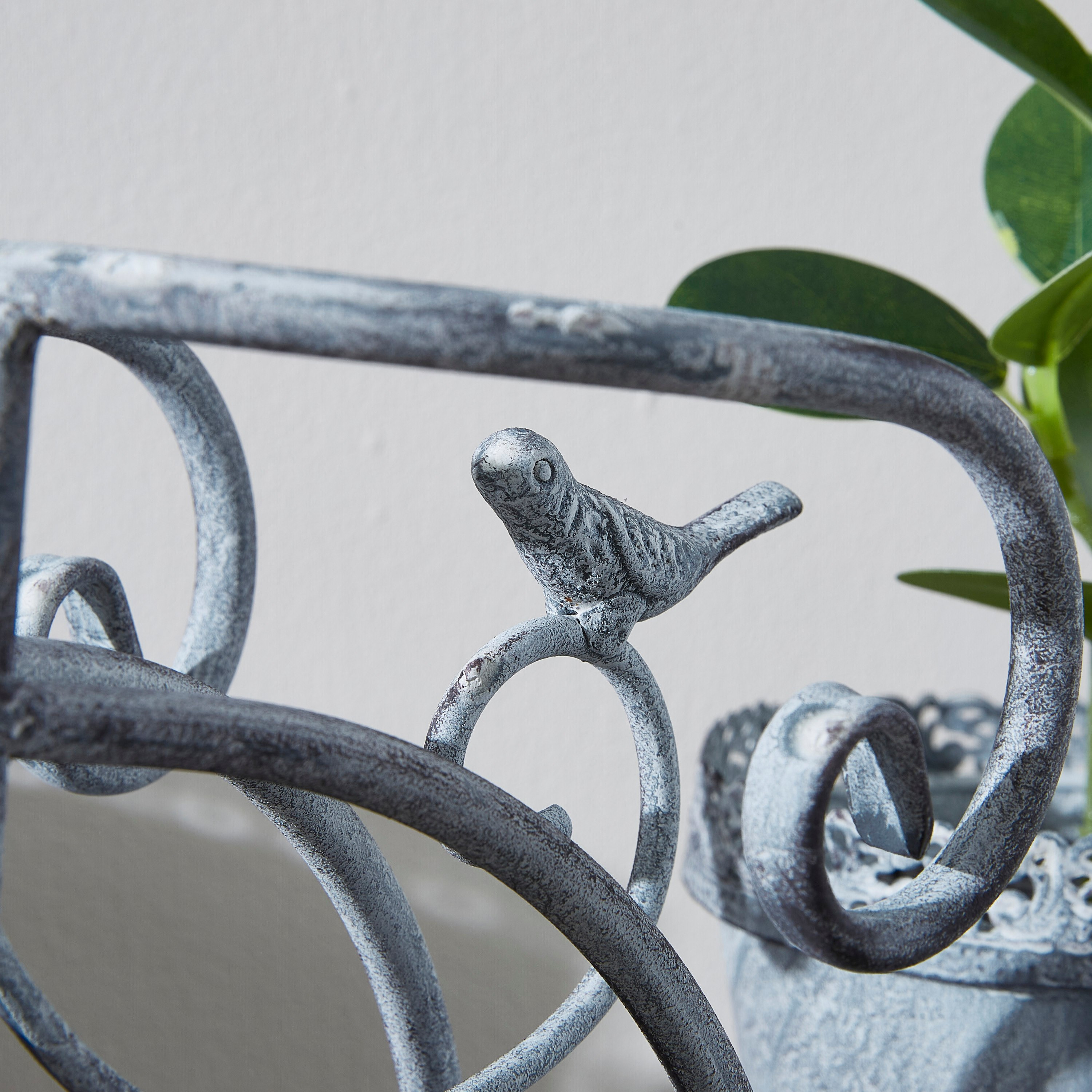 إناء زرع معدني على شكل دراجة من فيستا-hbxdecorandfurnishings-homeaccessories-artificialflowersandplants-image-4