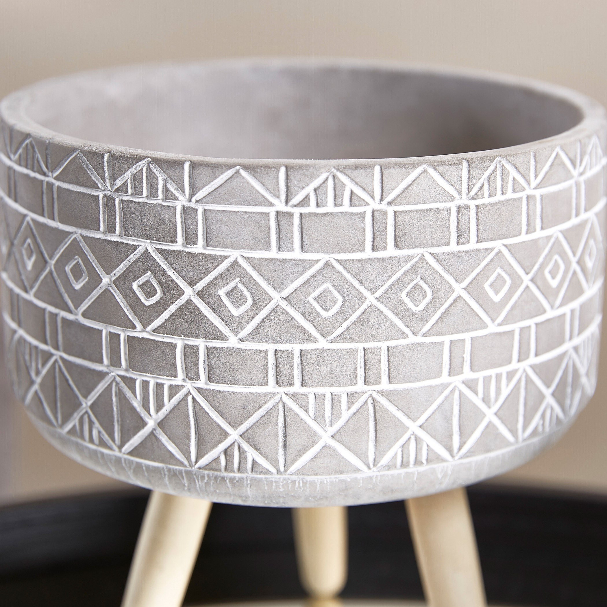 Maison Cement Garden Pot with Wooden Legs-hbxdecorandfurnishings-homeaccessories-artificialflowersandplants-image-3