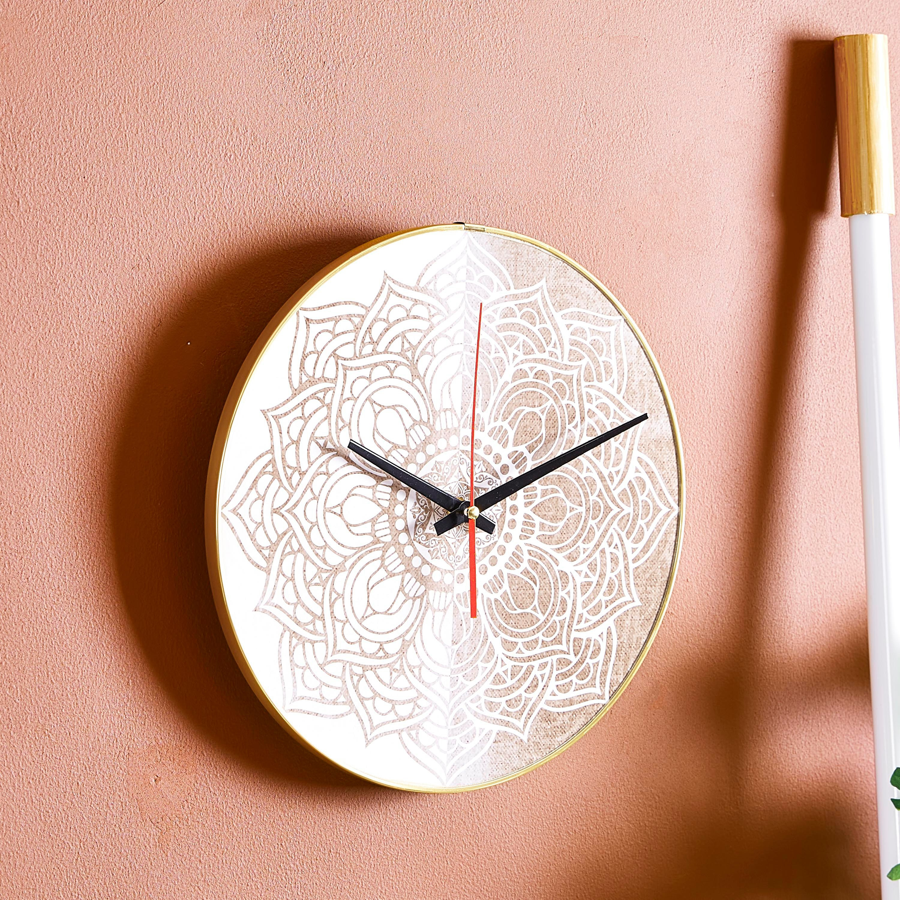 Glaze Madallion Round Frame Clock-hbxdecorandfurnishings-homeaccessories-clocks-image-2
