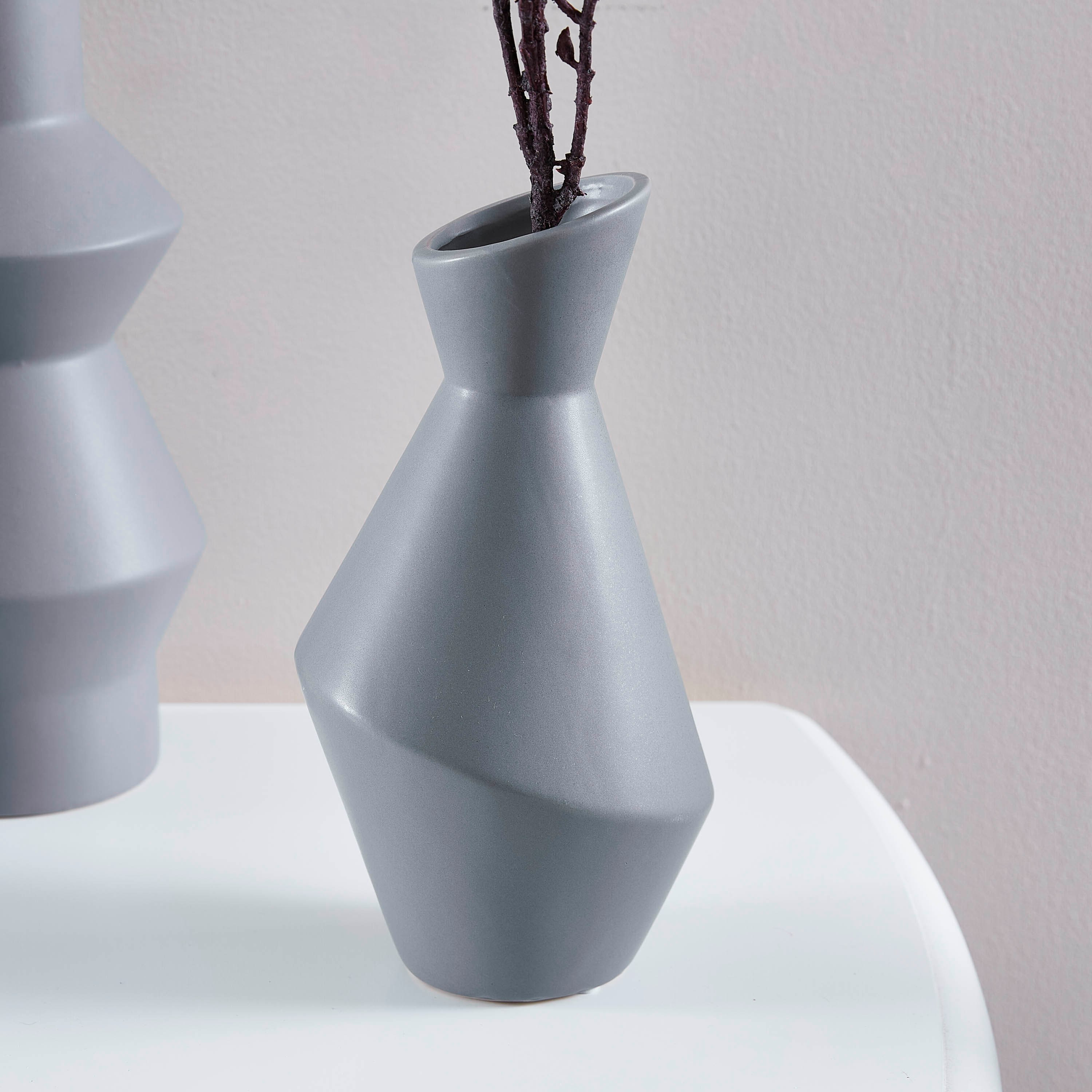مزهريّة حجر من سكايت سكاندي-hbxbedroom-decorandaccessories-vases-image-1