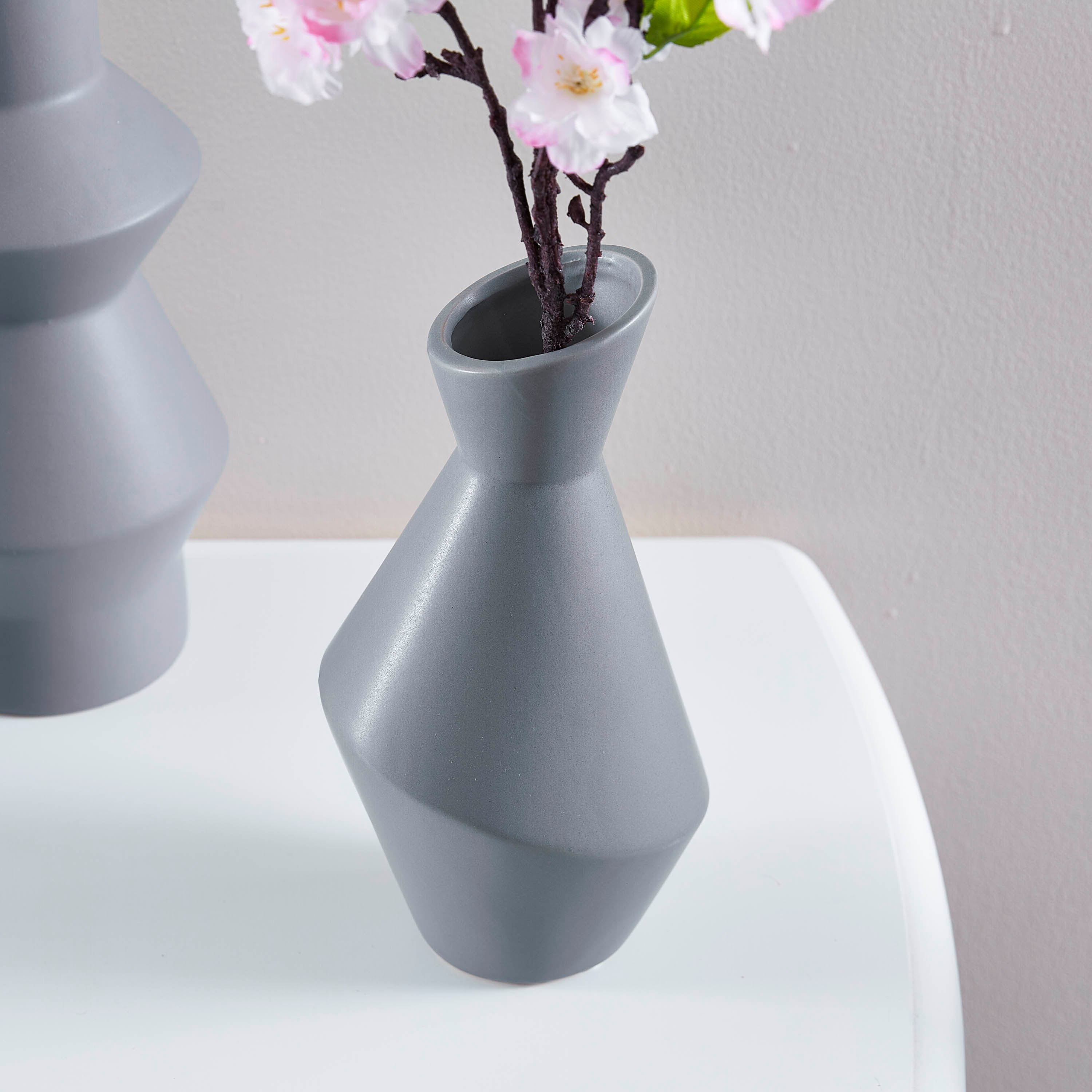 مزهريّة حجر من سكايت سكاندي-hbxbedroom-decorandaccessories-vases-image-2