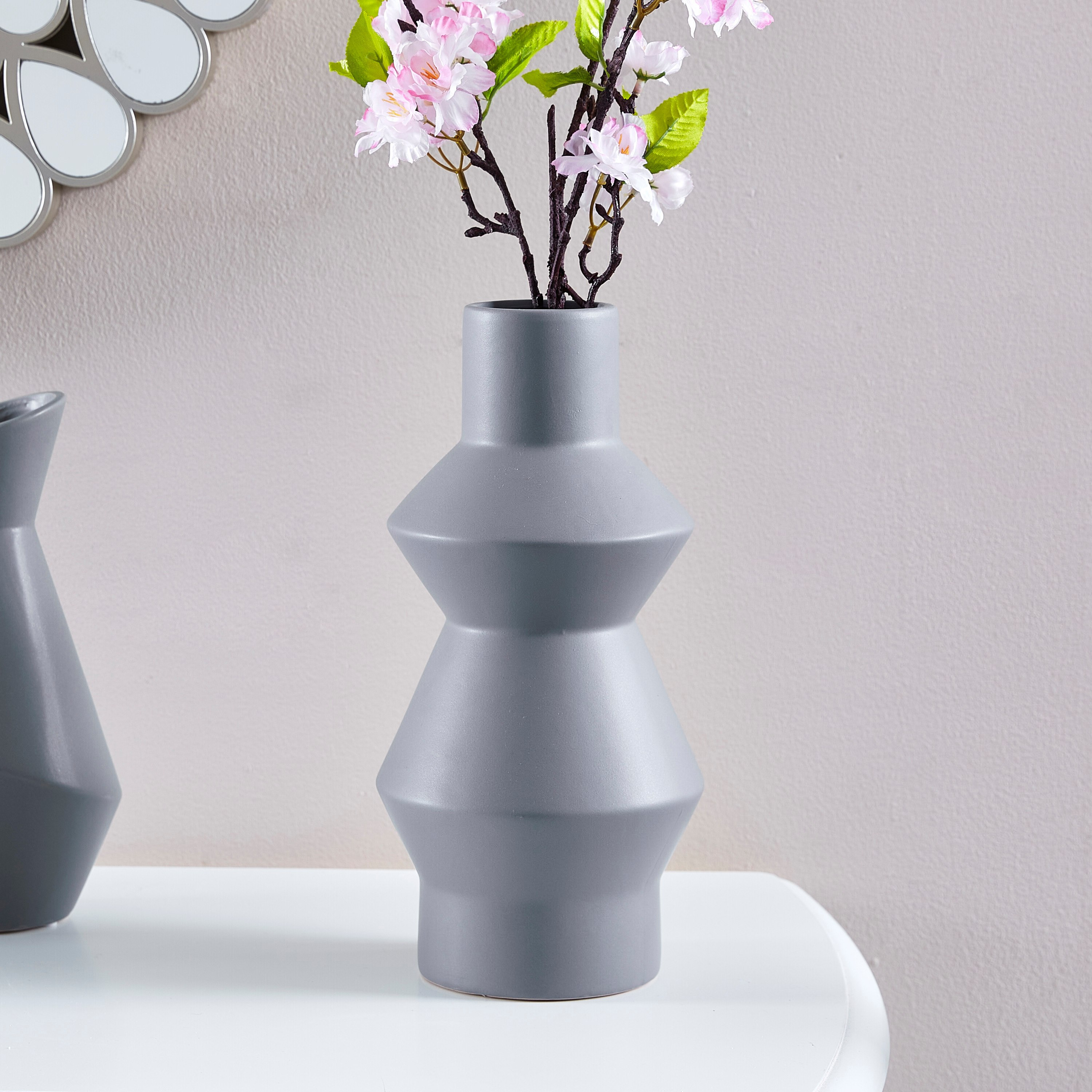 مزهريّة حجر من سكايت سكاندي-hbxbedroom-decorandaccessories-vases-image-1
