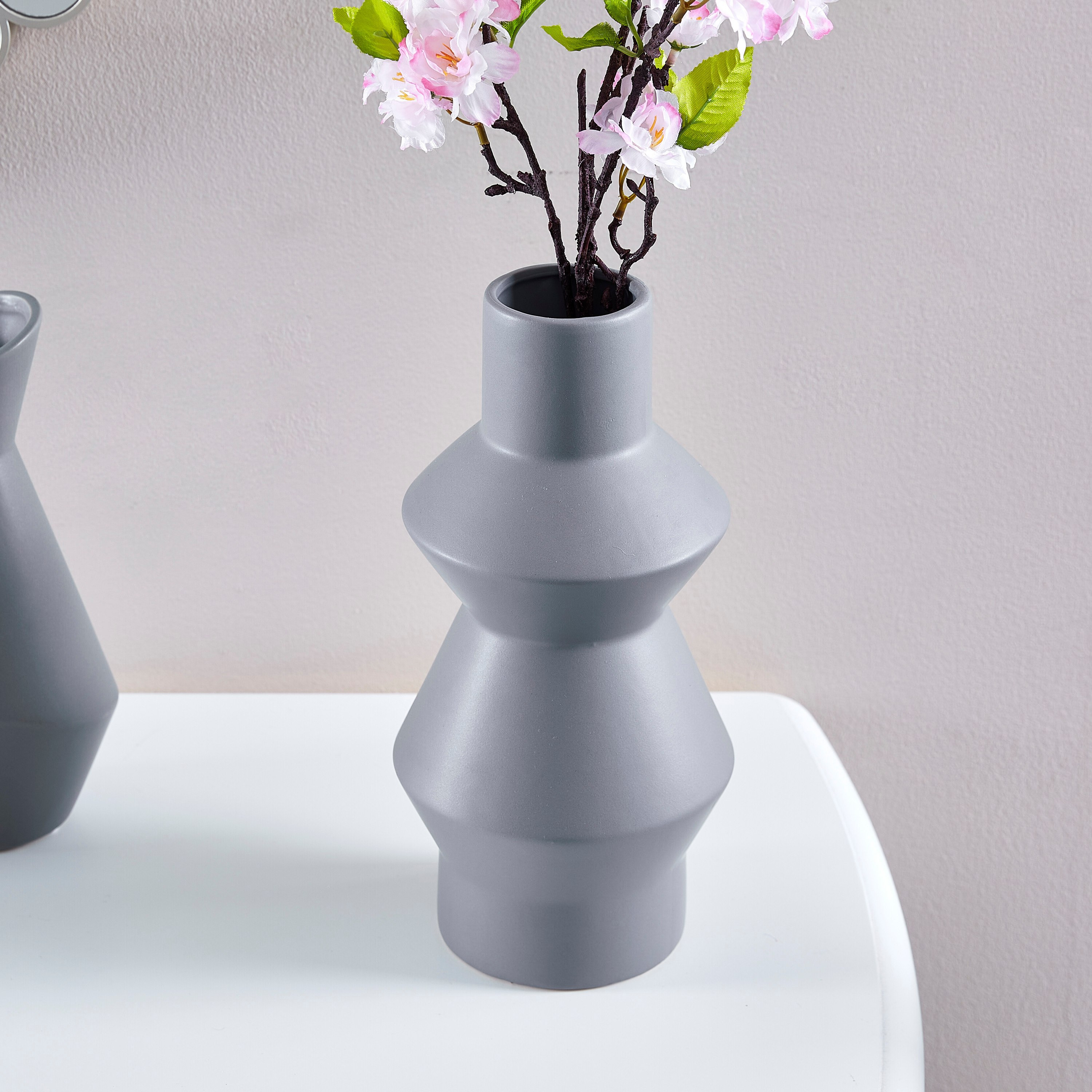 مزهريّة حجر من سكايت سكاندي-hbxbedroom-decorandaccessories-vases-image-2