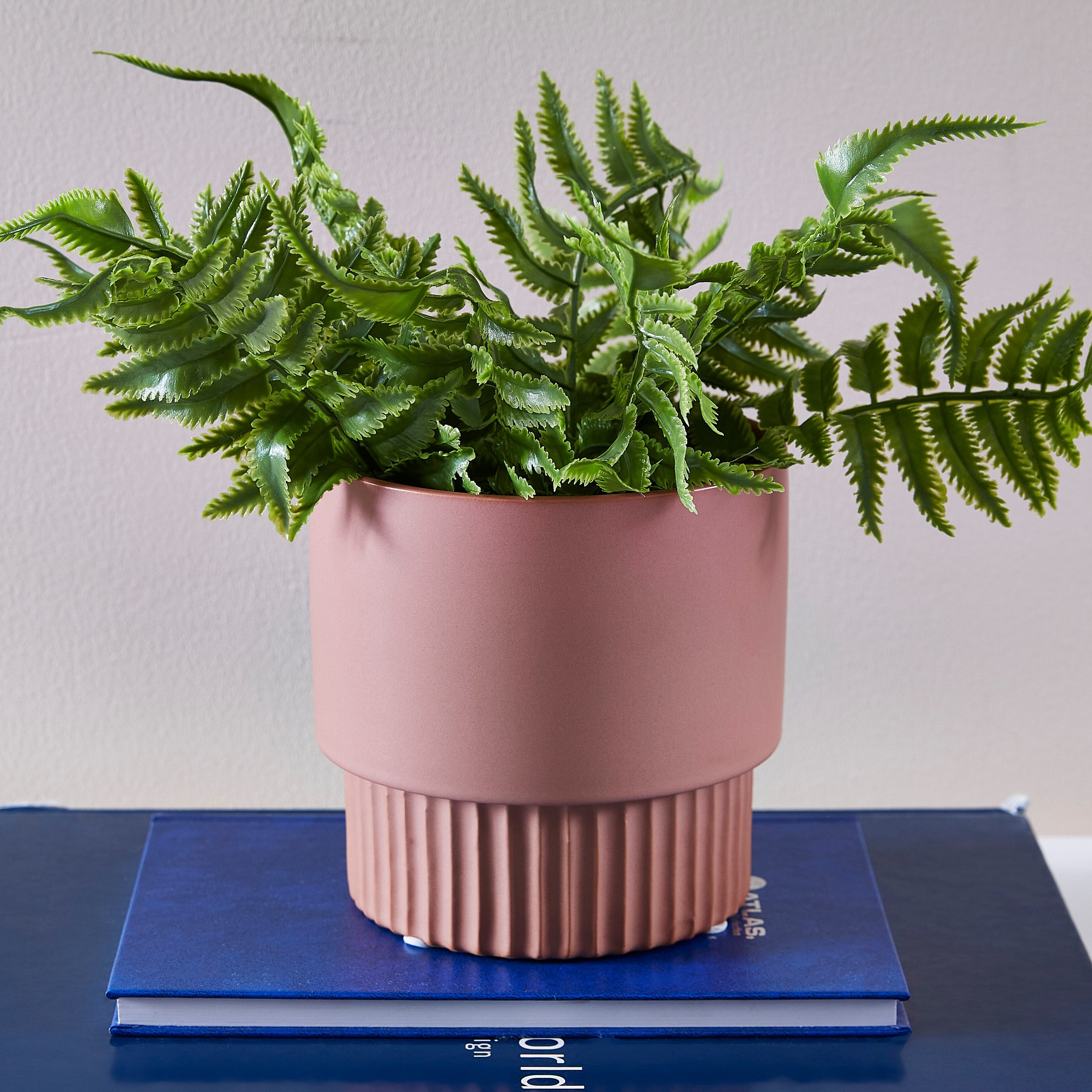 مزهرية حجر من بيلا بوتيك-hbxbedroom-decorandaccessories-vases-image-1