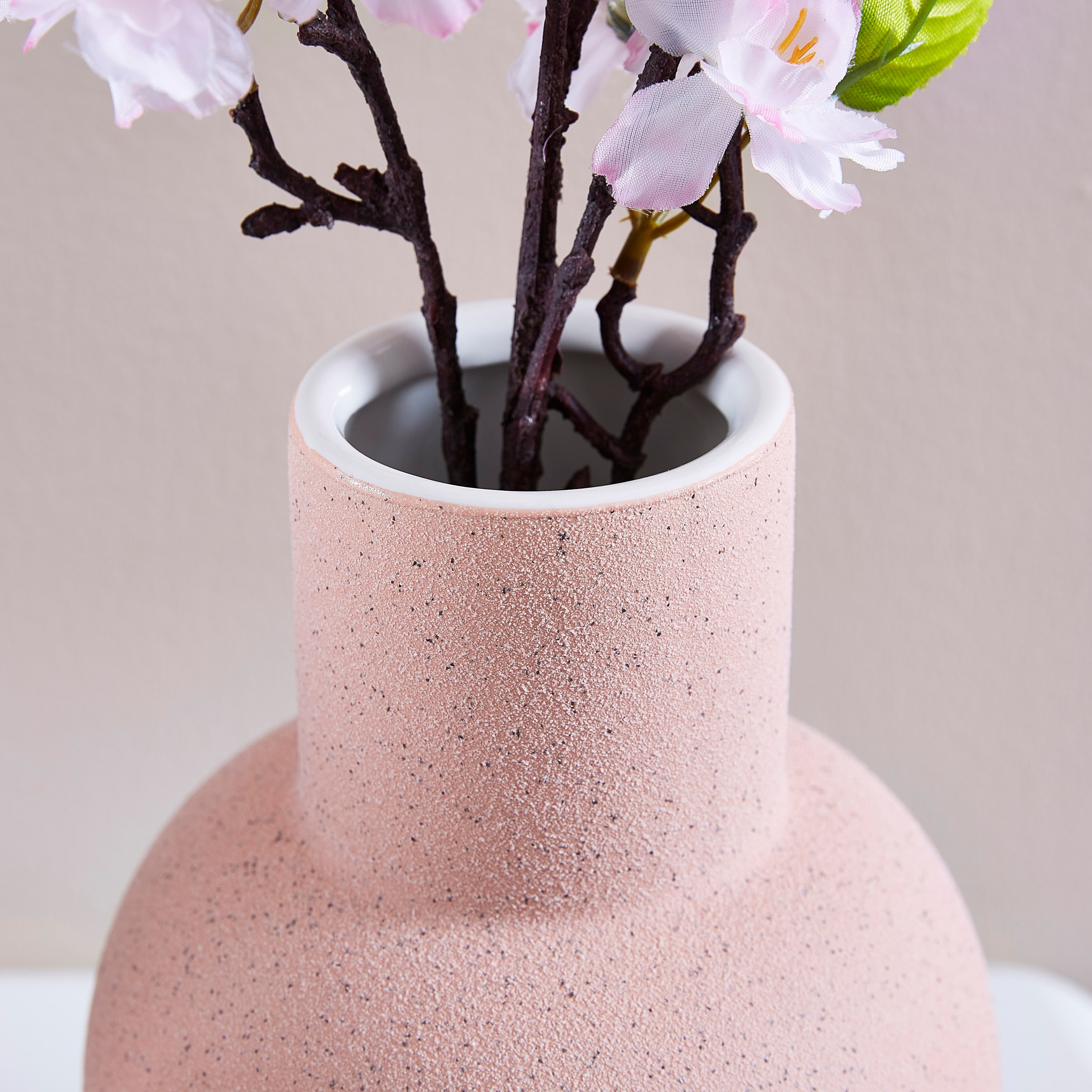 مزهرية حجر من كاميليا بوتيك-hbxbedroom-decorandaccessories-vases-image-2