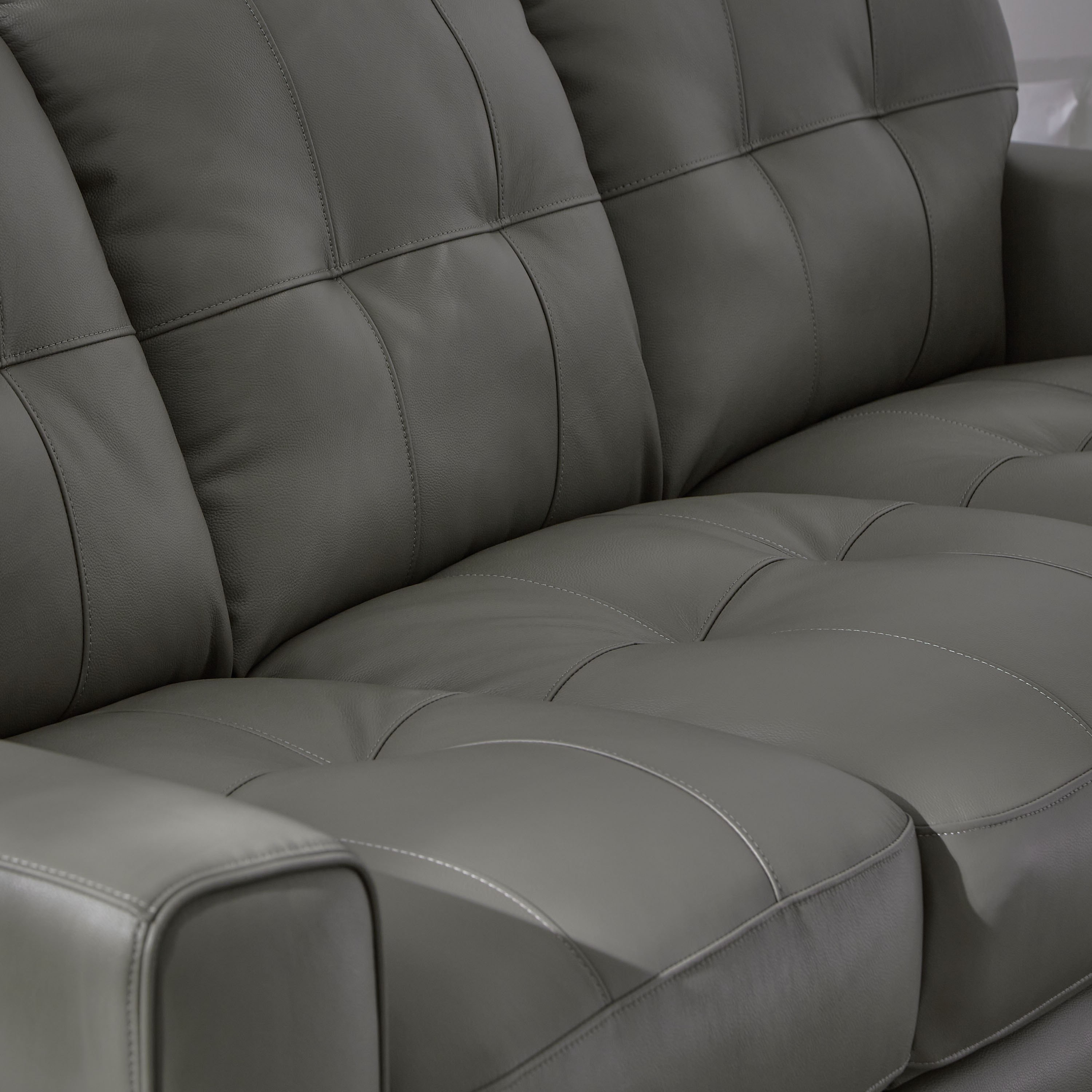 كنبة نصف جلد 3 مقاعد من أورلاندو-hbxlivingroom-sofasandarmchairs-sofas-image-3
