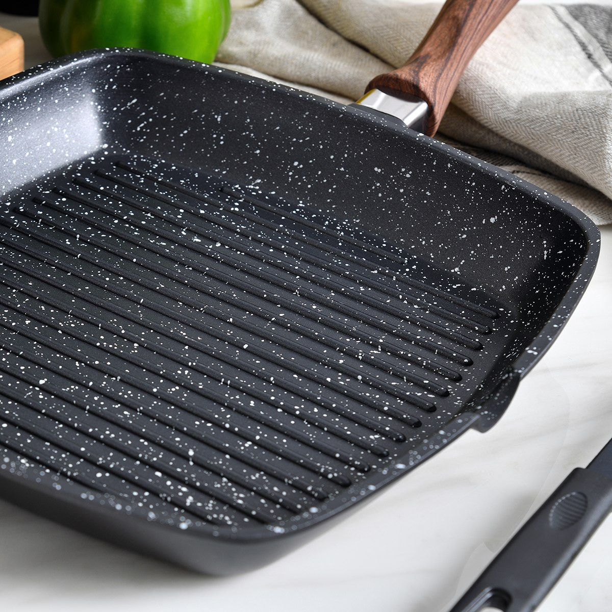 La Cucina Die Cast Aluminium Grill Pan - 28 cm-hbxkitchen-kitchenware-foodpreparation-image-2