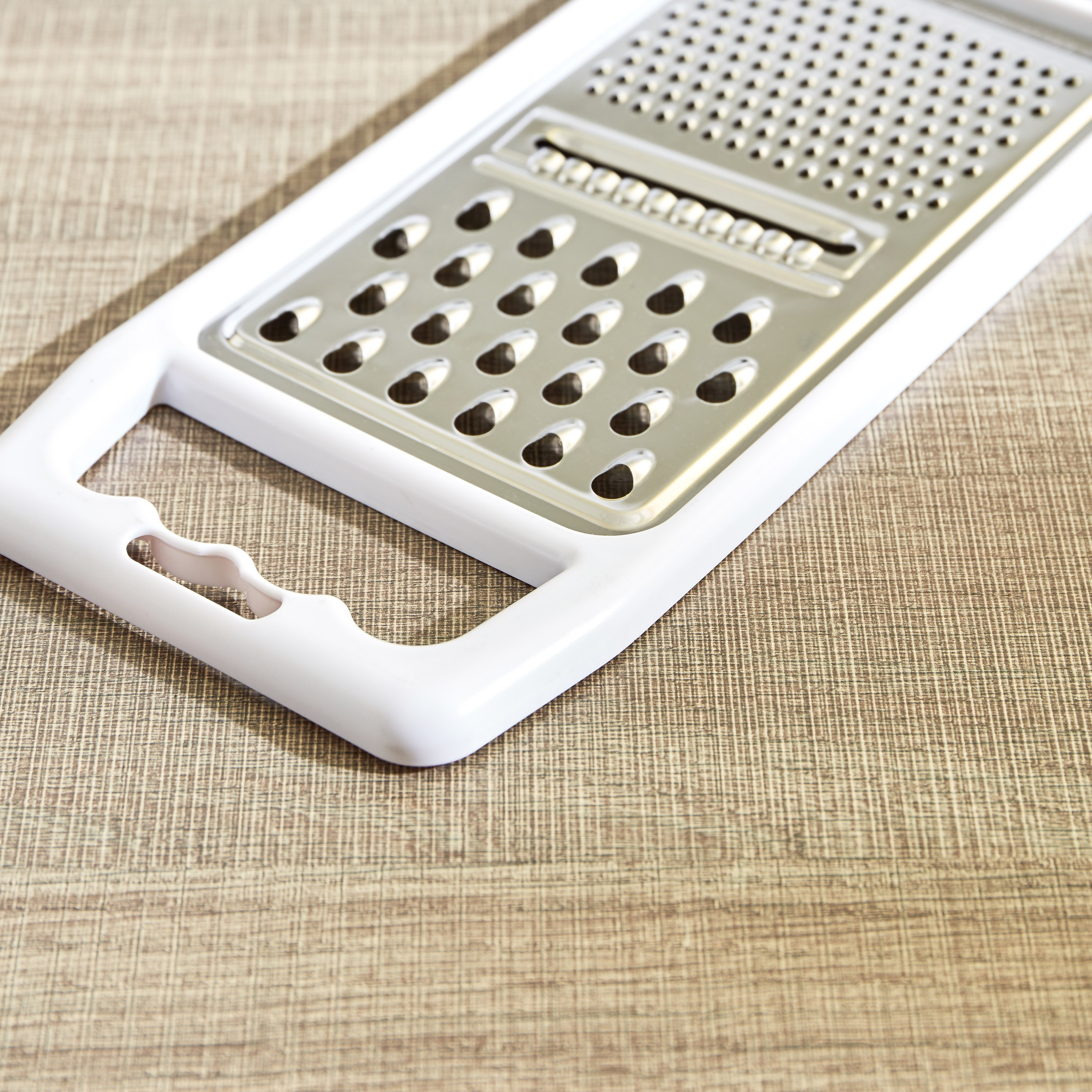 Fackelmann Arcad Jumbo Grater-hbxhomeware-hbxkitchen-image-3