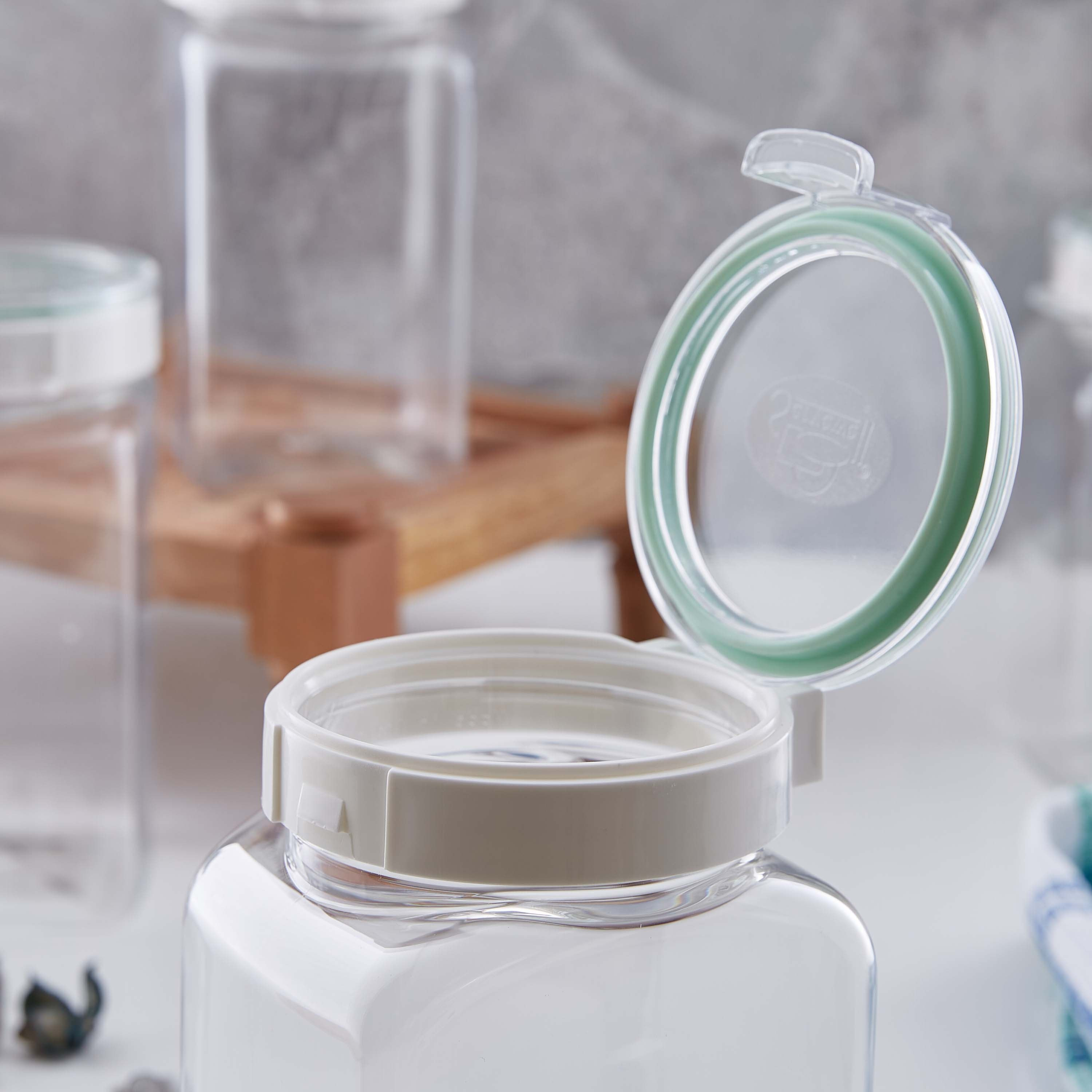 طقم حاويات مربّعة 4 قطع من إيزي كليك - 1.4 لتر-hbxhomeware-hbxkitchen-image-2
