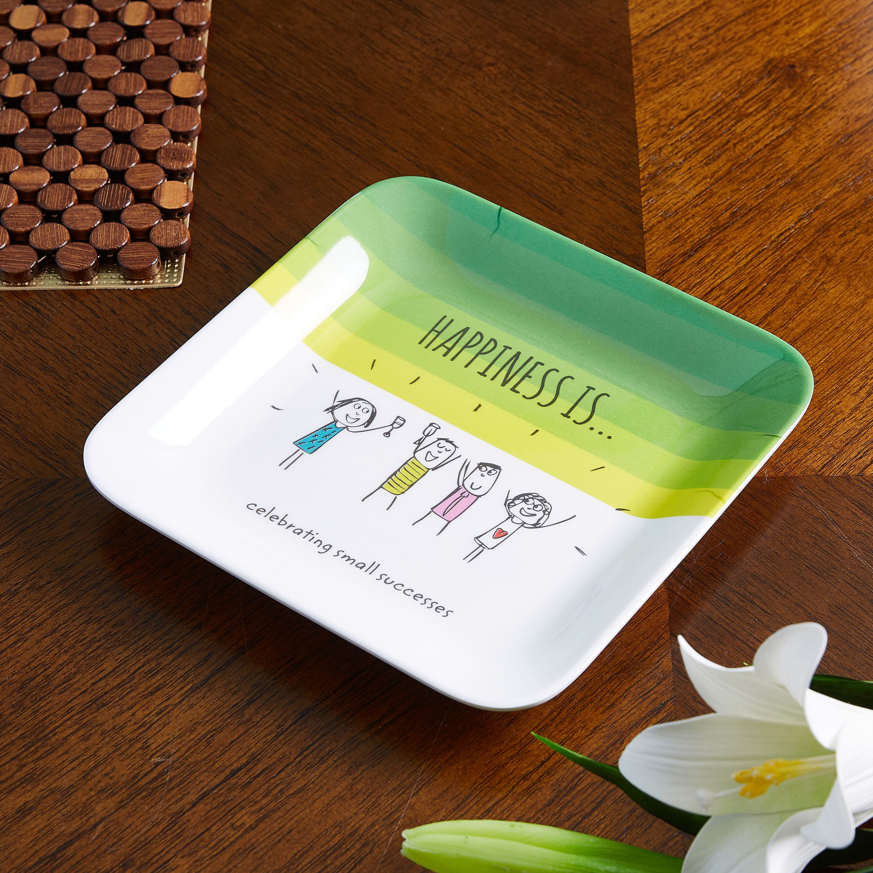 صحن مربّع بطبعات شعار من هابنيس - 23 سم-hbxdecorandfurnishings-tabletop-serveware-image-1