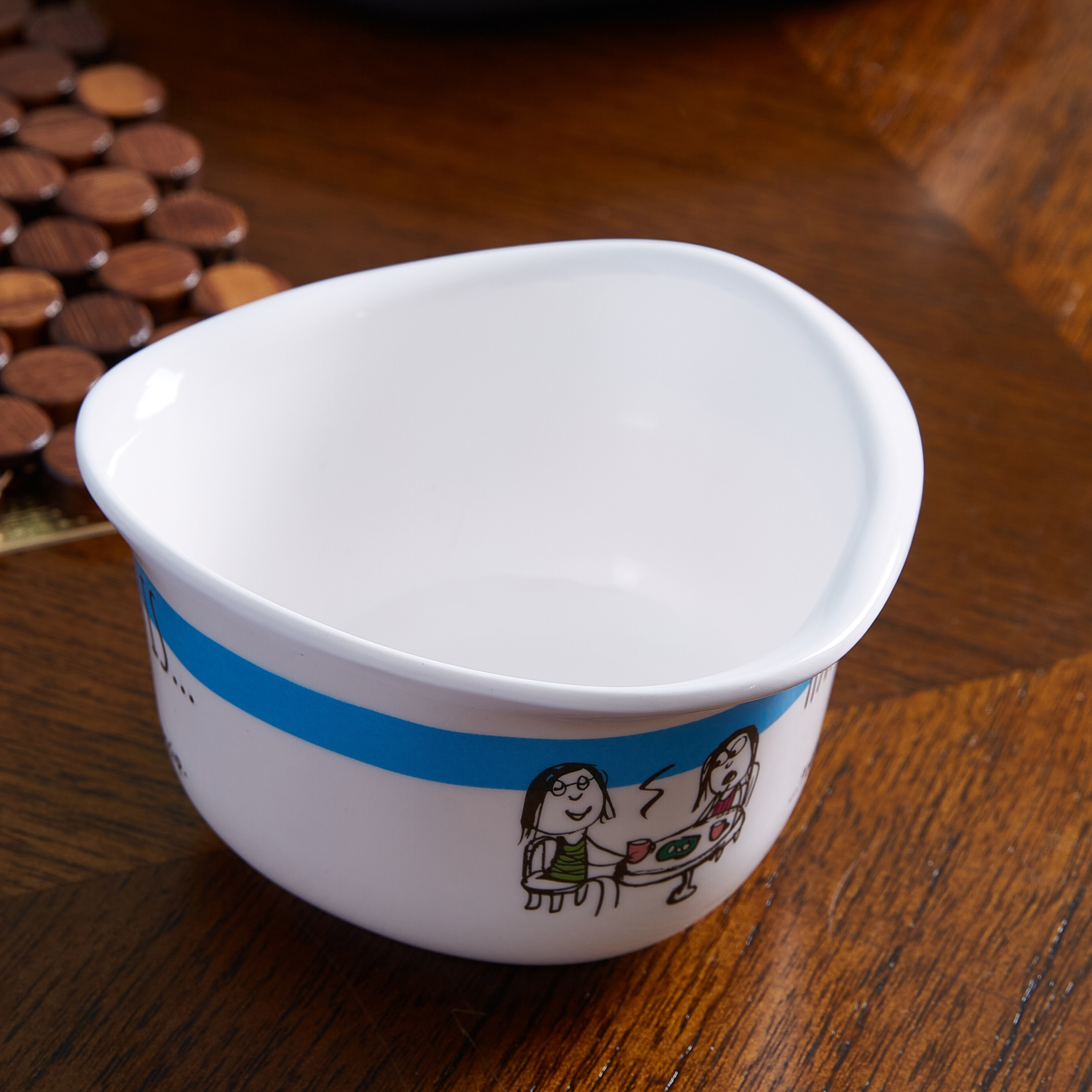 Happiness is Print Triangular Bowl - 13 cm-hbxdecorandfurnishings-tabletop-serveware-image-2