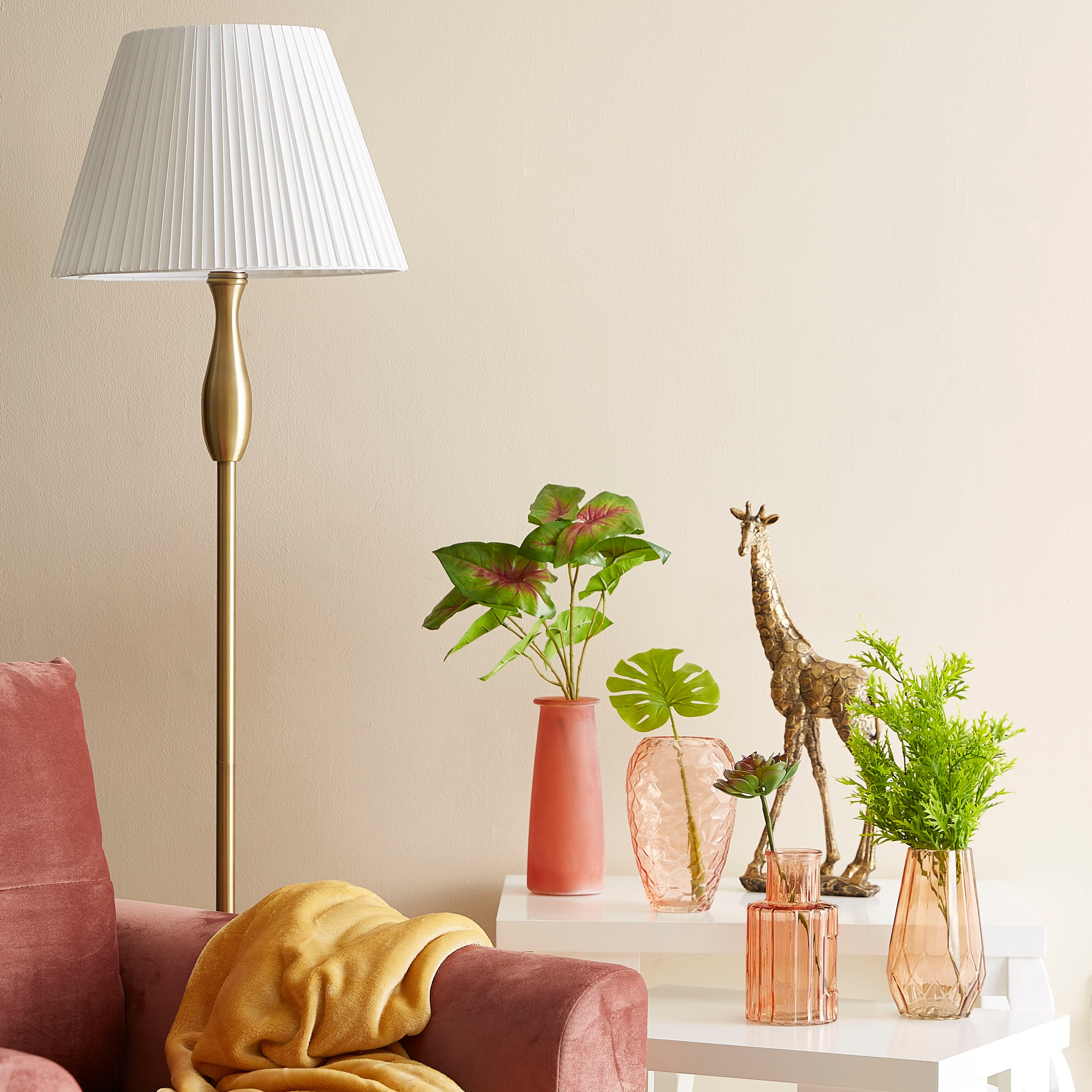 مزهرية زجاجية من كلايد-hbxbedroom-decorandaccessories-vases-image-4