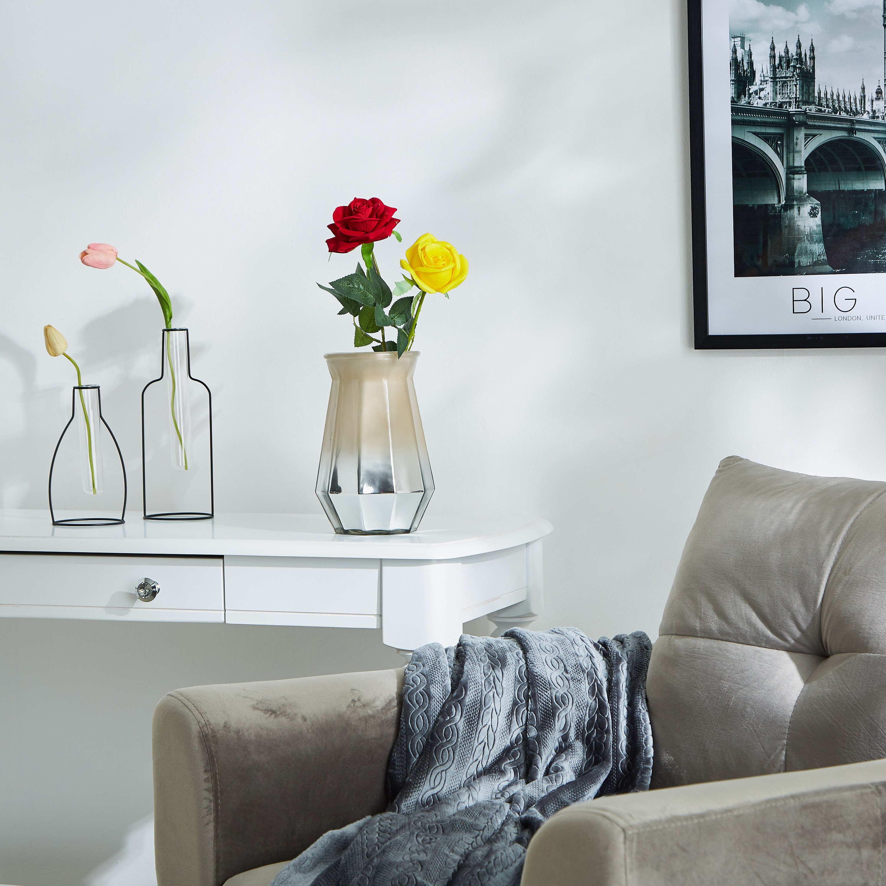 مزهرية زجاجية من كلايد-hbxbedroom-decorandaccessories-vases-image-5