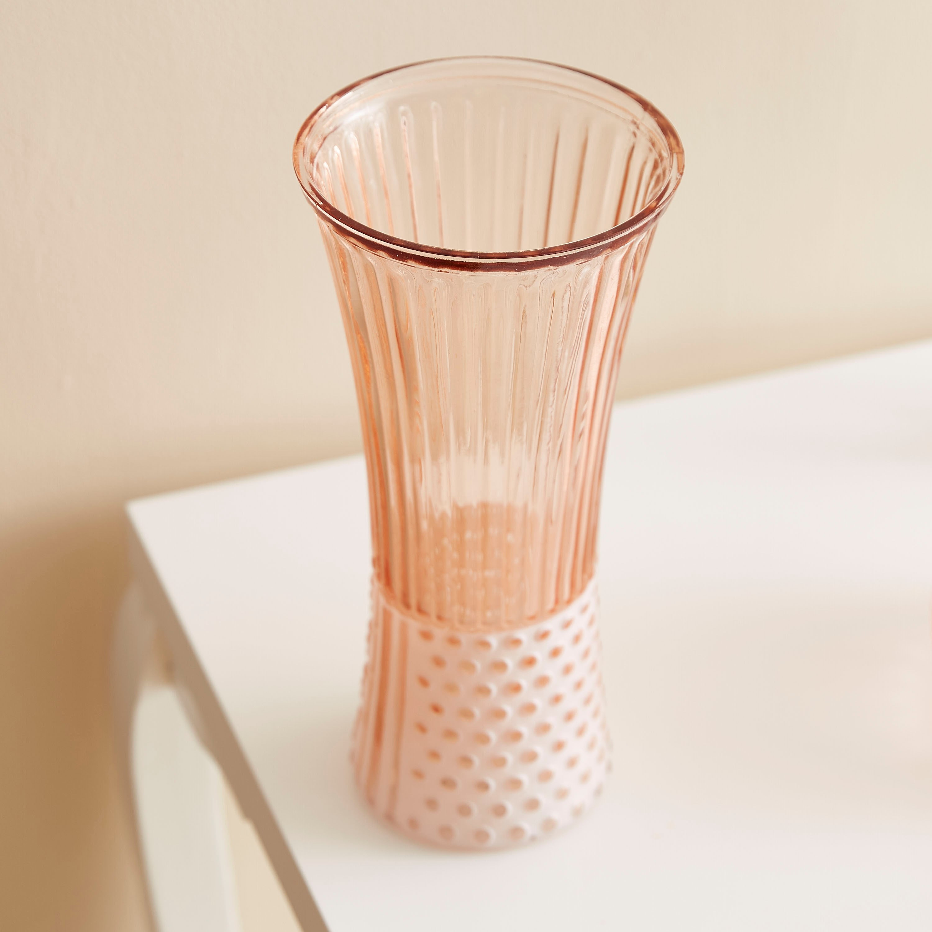 مزهرية زجاجية من كلايد-hbxbedroom-decorandaccessories-vases-image-2