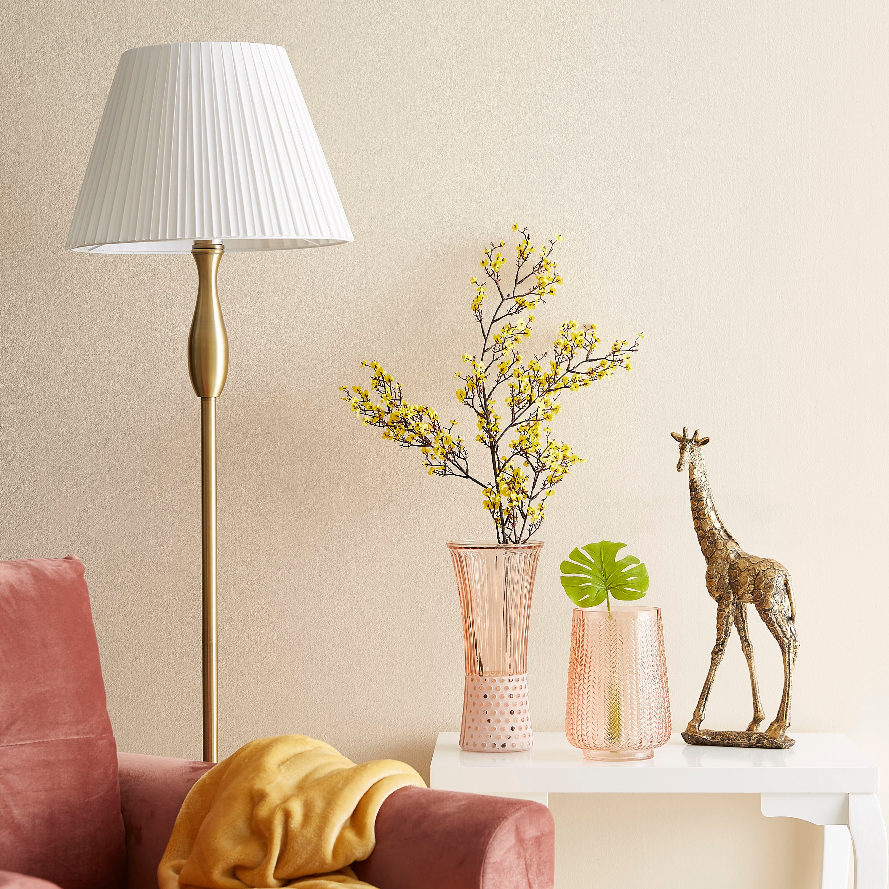 مزهرية زجاجية من كلايد-hbxbedroom-decorandaccessories-vases-image-4