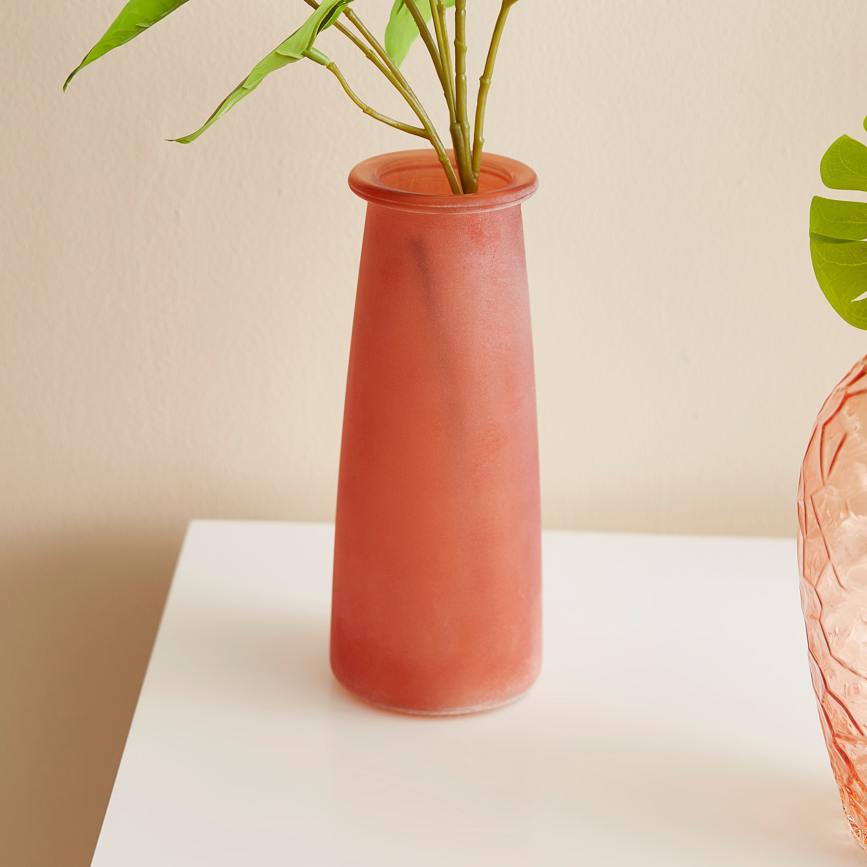 مزهرية زجاجية من كلايد-hbxbedroom-decorandaccessories-vases-image-1